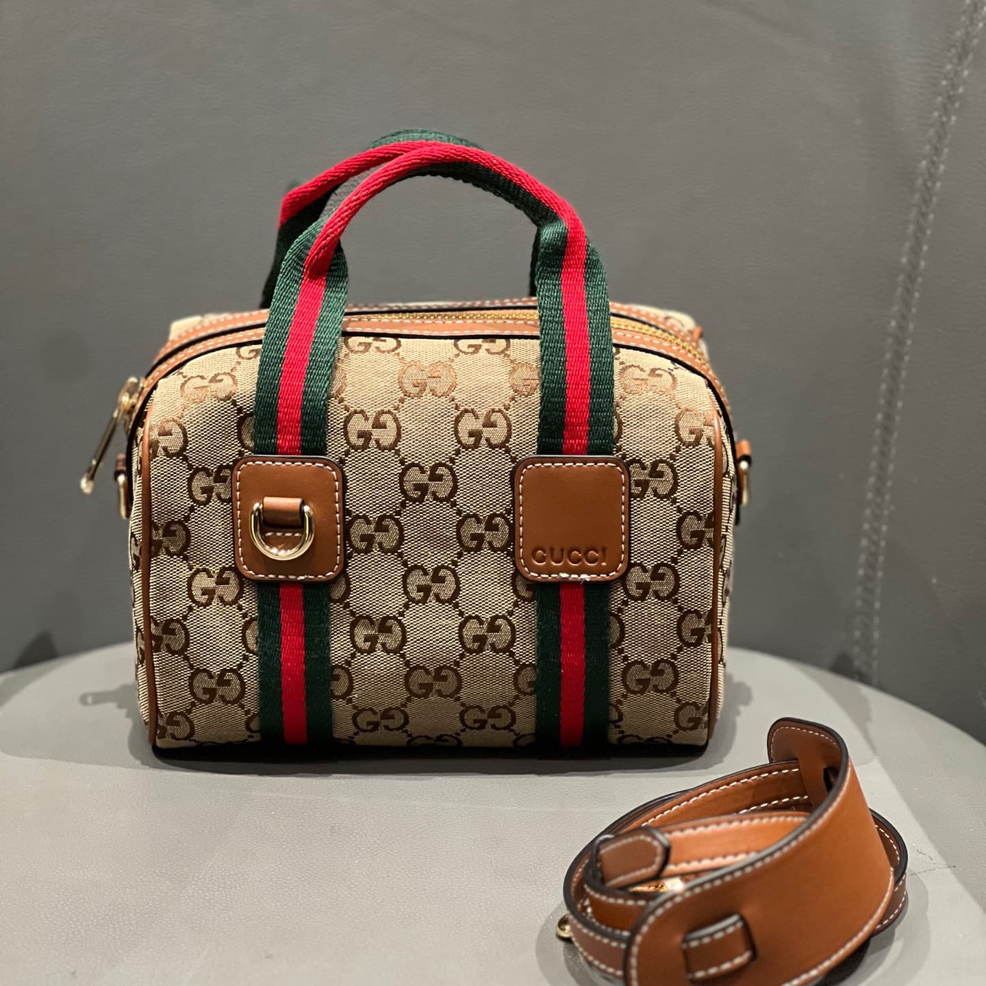 Gucci Accessory 859975