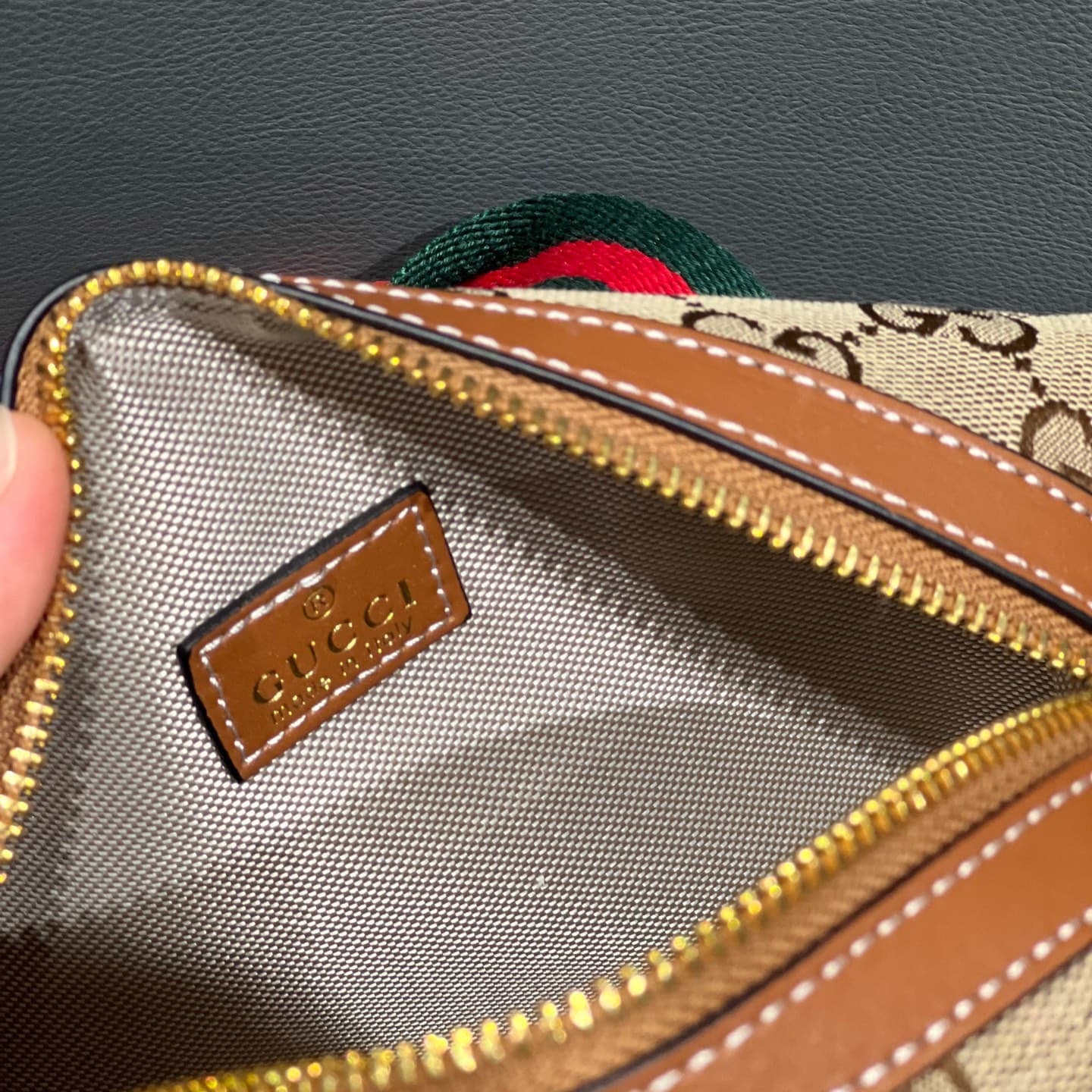 Gucci Product 859975