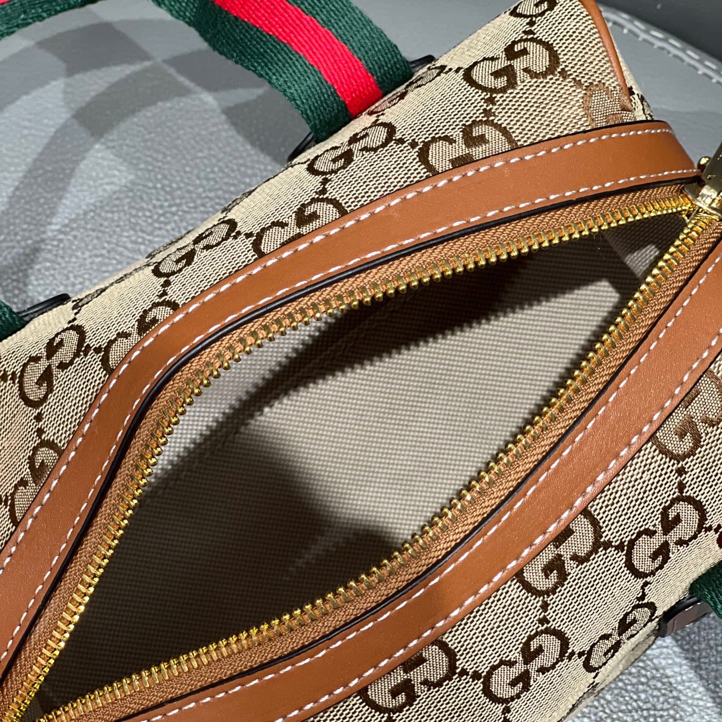 Gucci Product 859975