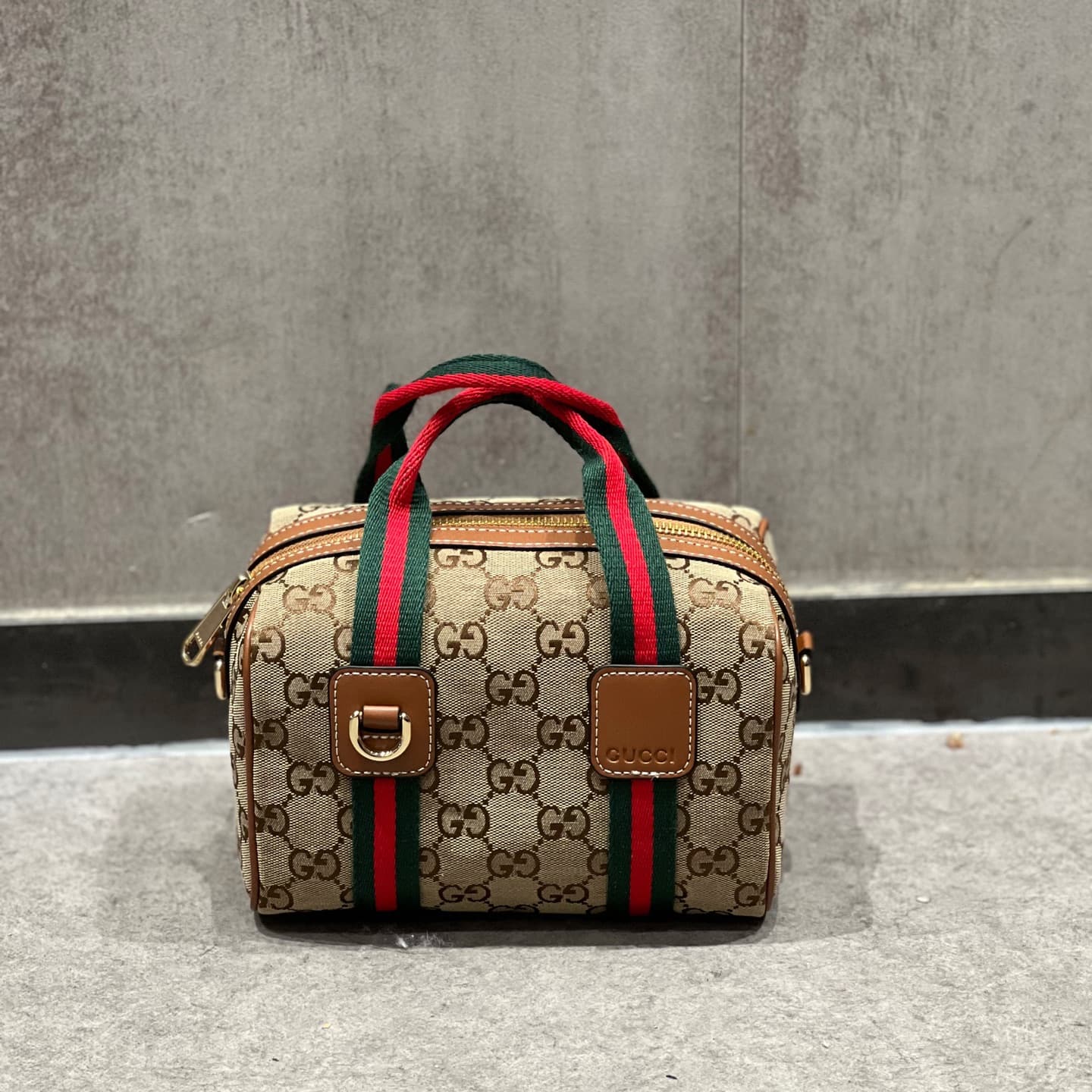 Gucci Product 859975