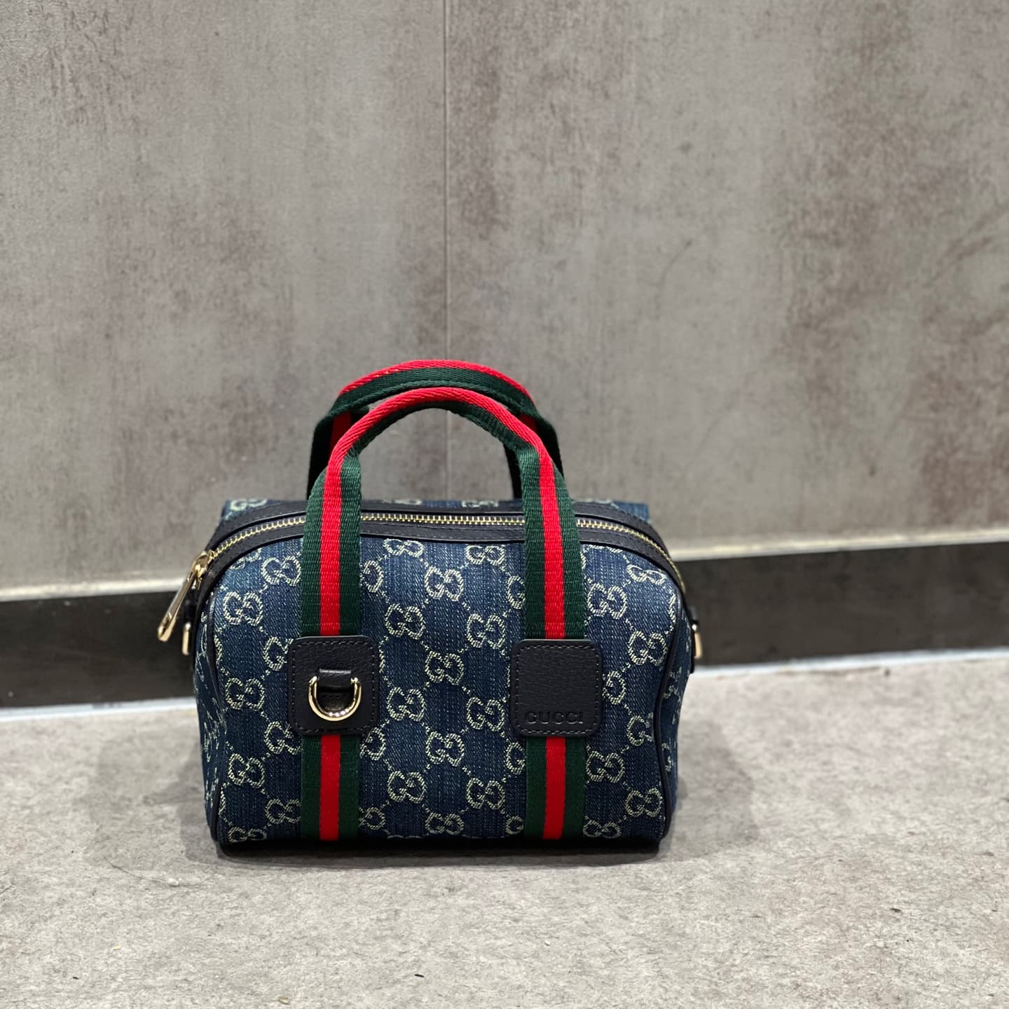 Gucci Accessory 859975