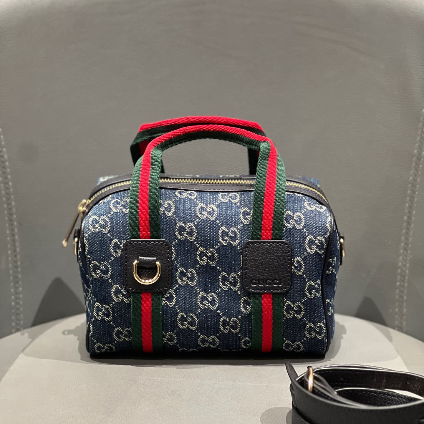 Gucci Product 859975