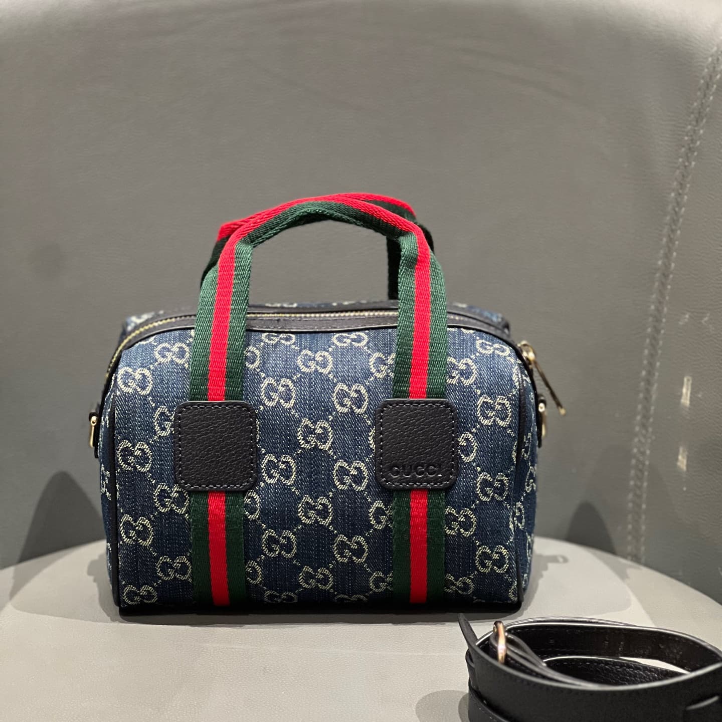 Gucci Product 859975