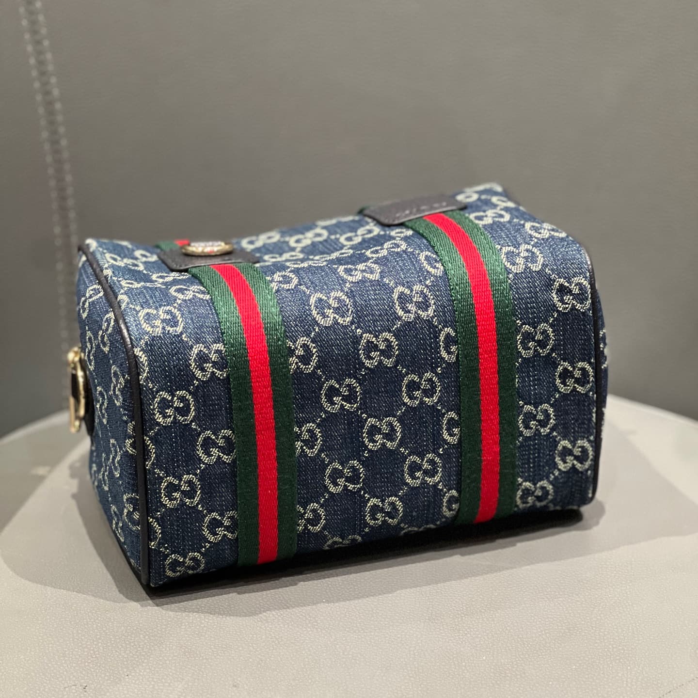 Gucci Product 859975
