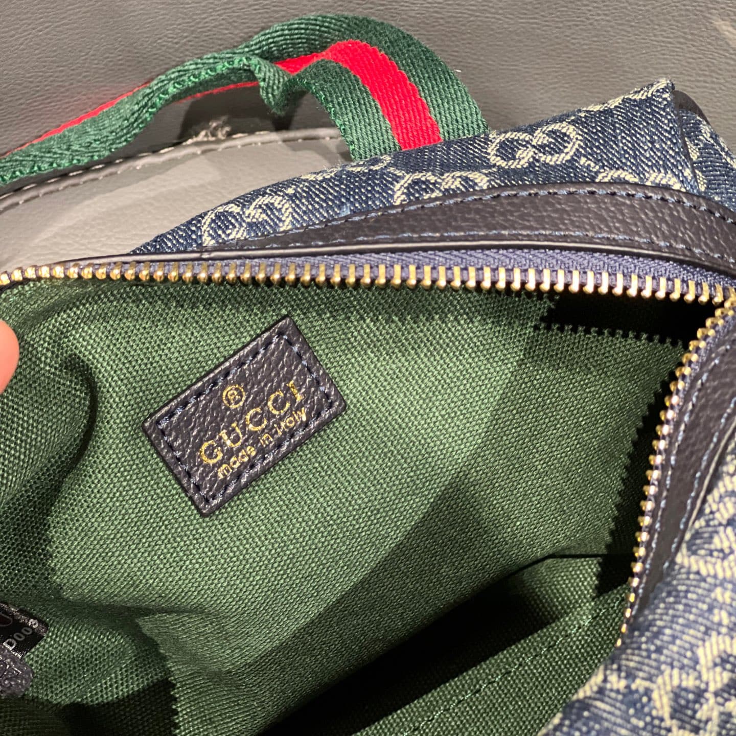 Gucci Product 859975