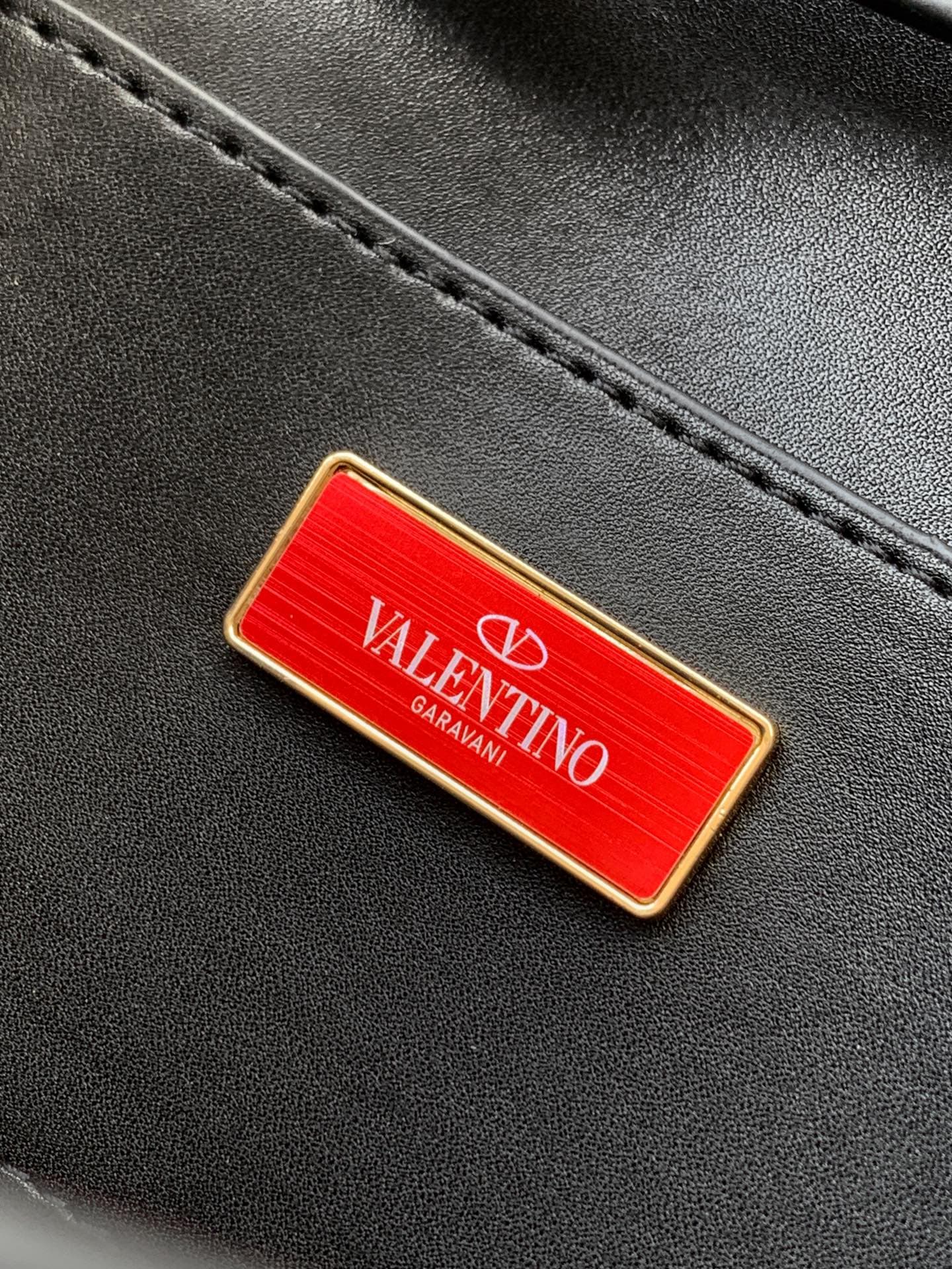 Valentino Crossbody Bag 9929-2