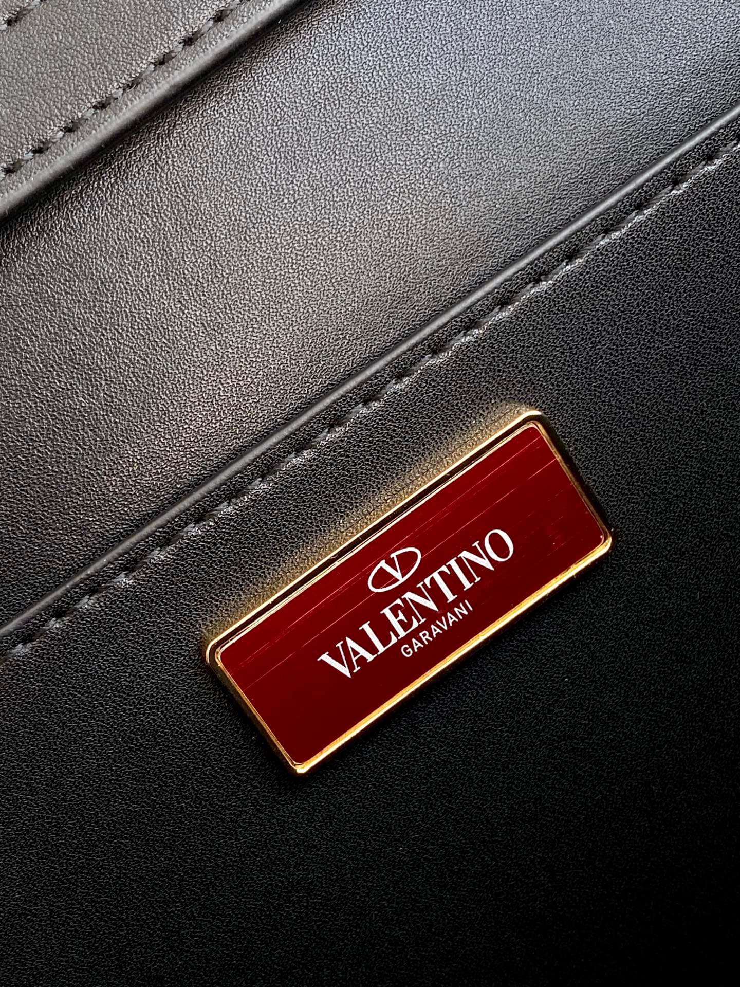 Valentino Crossbody Bag 9927