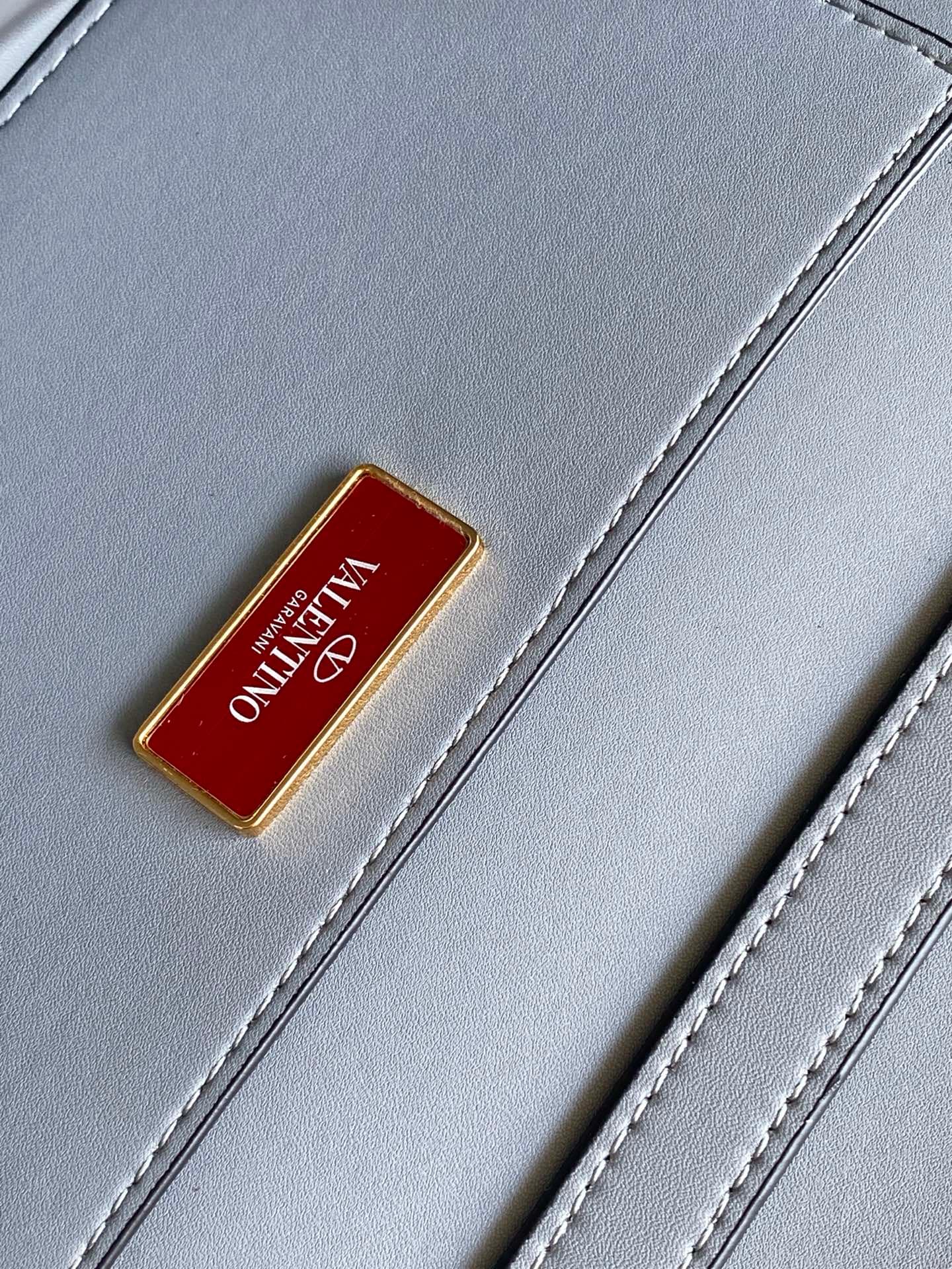 Valentino Crossbody Bag 9927