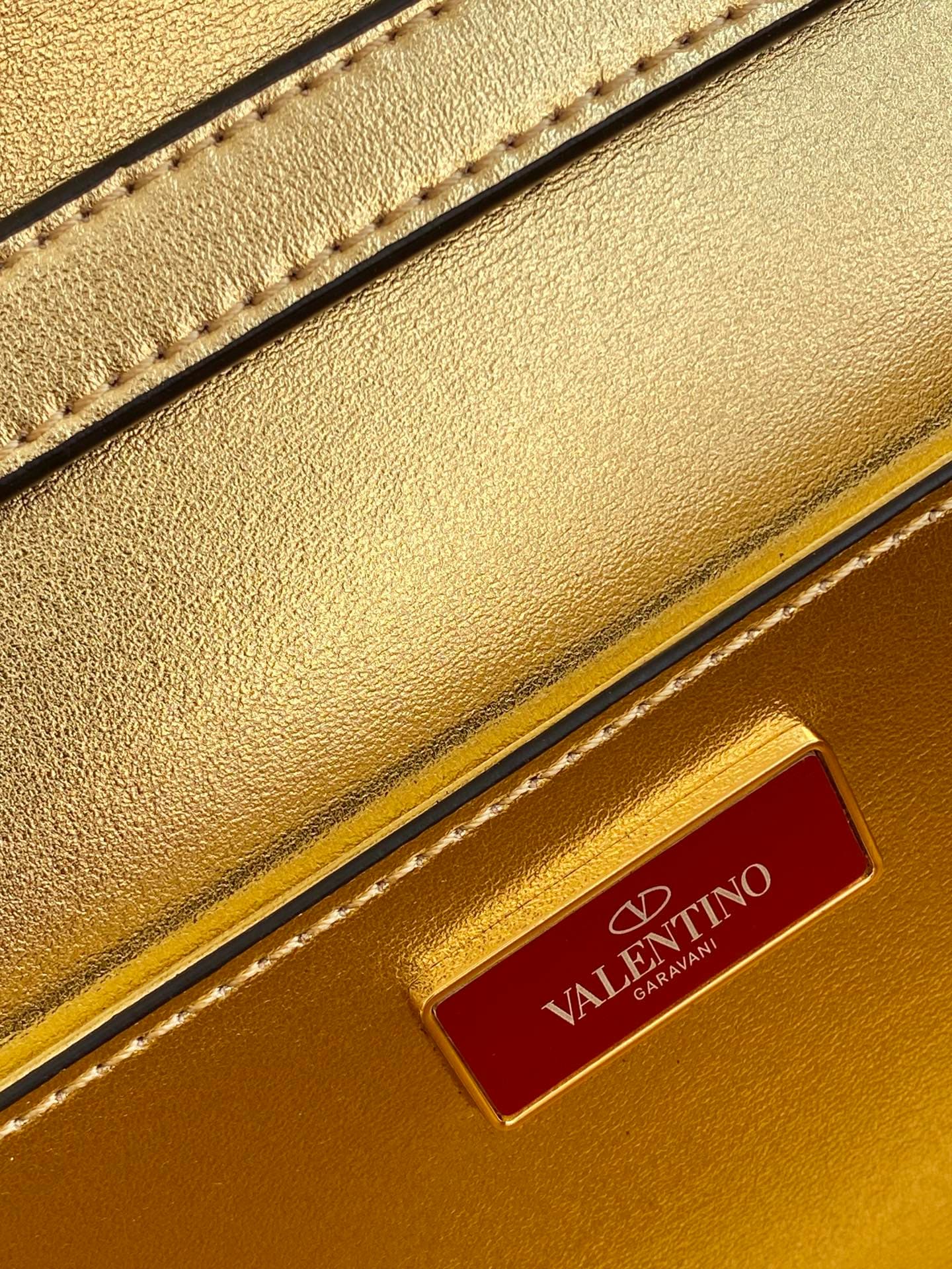 Valentino Crossbody Bag 9927