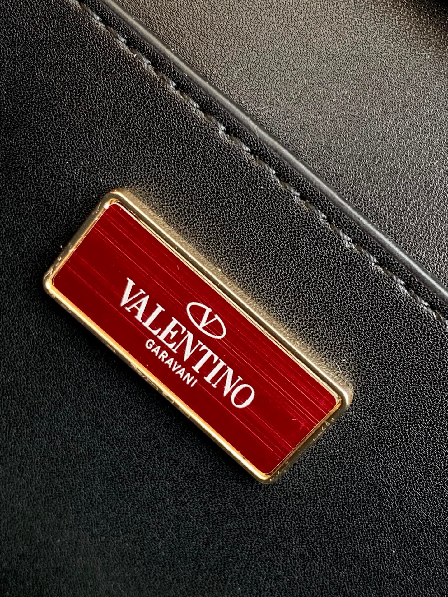 Valentino Crossbody Bag 9928