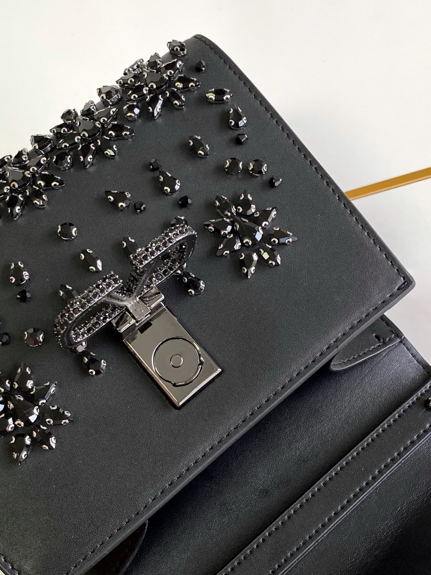 Valentino Crossbody Bag 9911