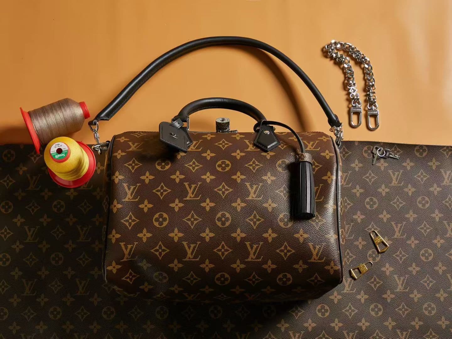 Louis Vuitton Bag M12243