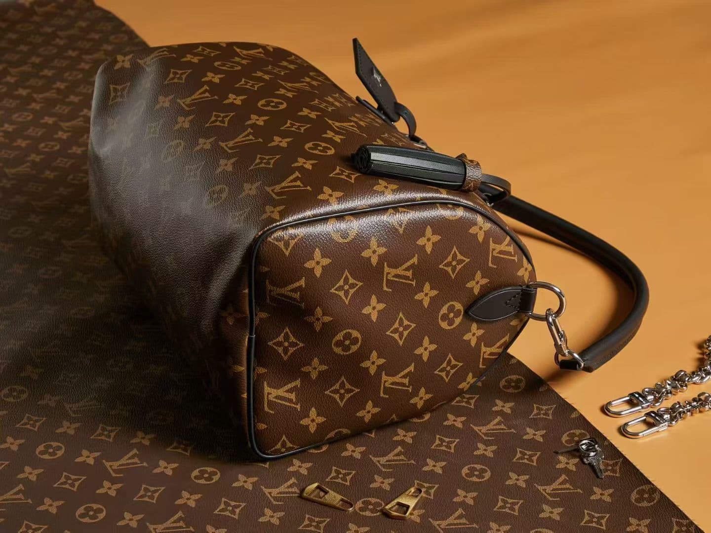 Louis Vuitton Bag M12243