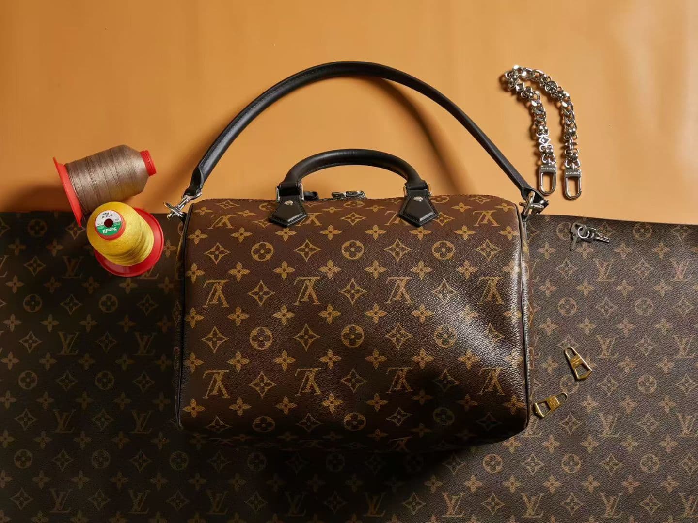 Louis Vuitton Bag M12243
