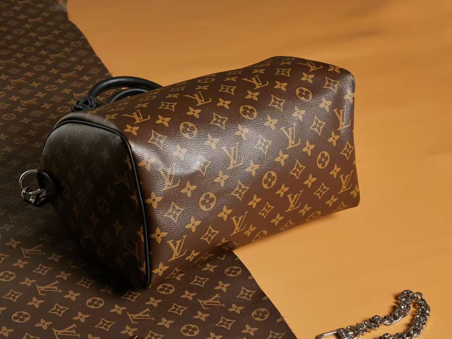 Louis Vuitton Bag M12243