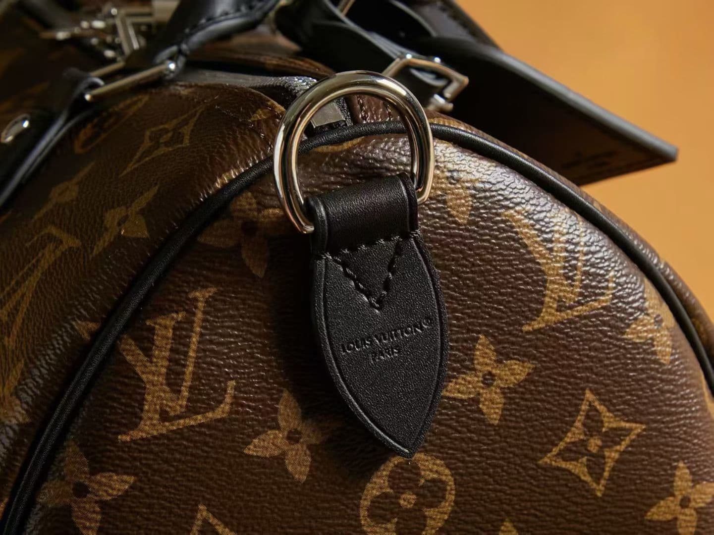 Louis Vuitton Bag M12243