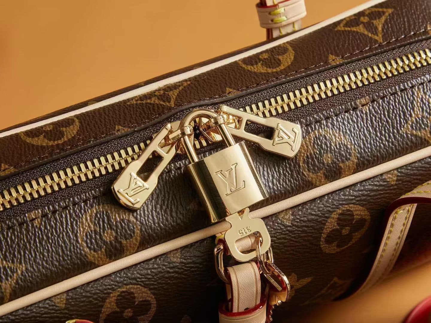 Louis Vuitton Bag M47031