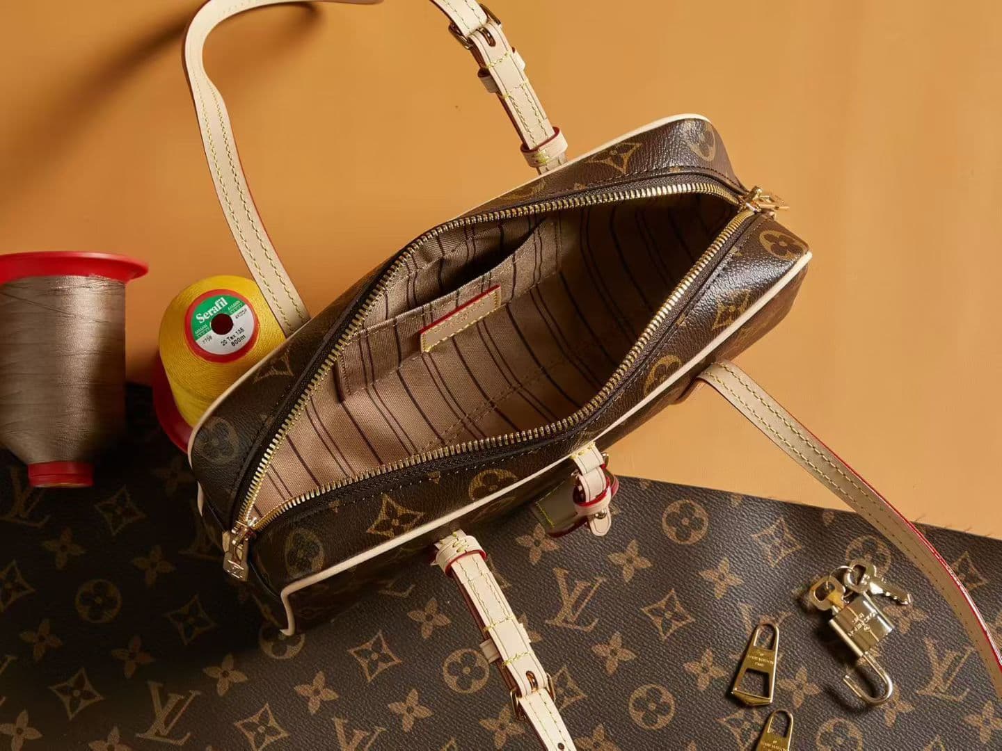 Louis Vuitton Bag M47031