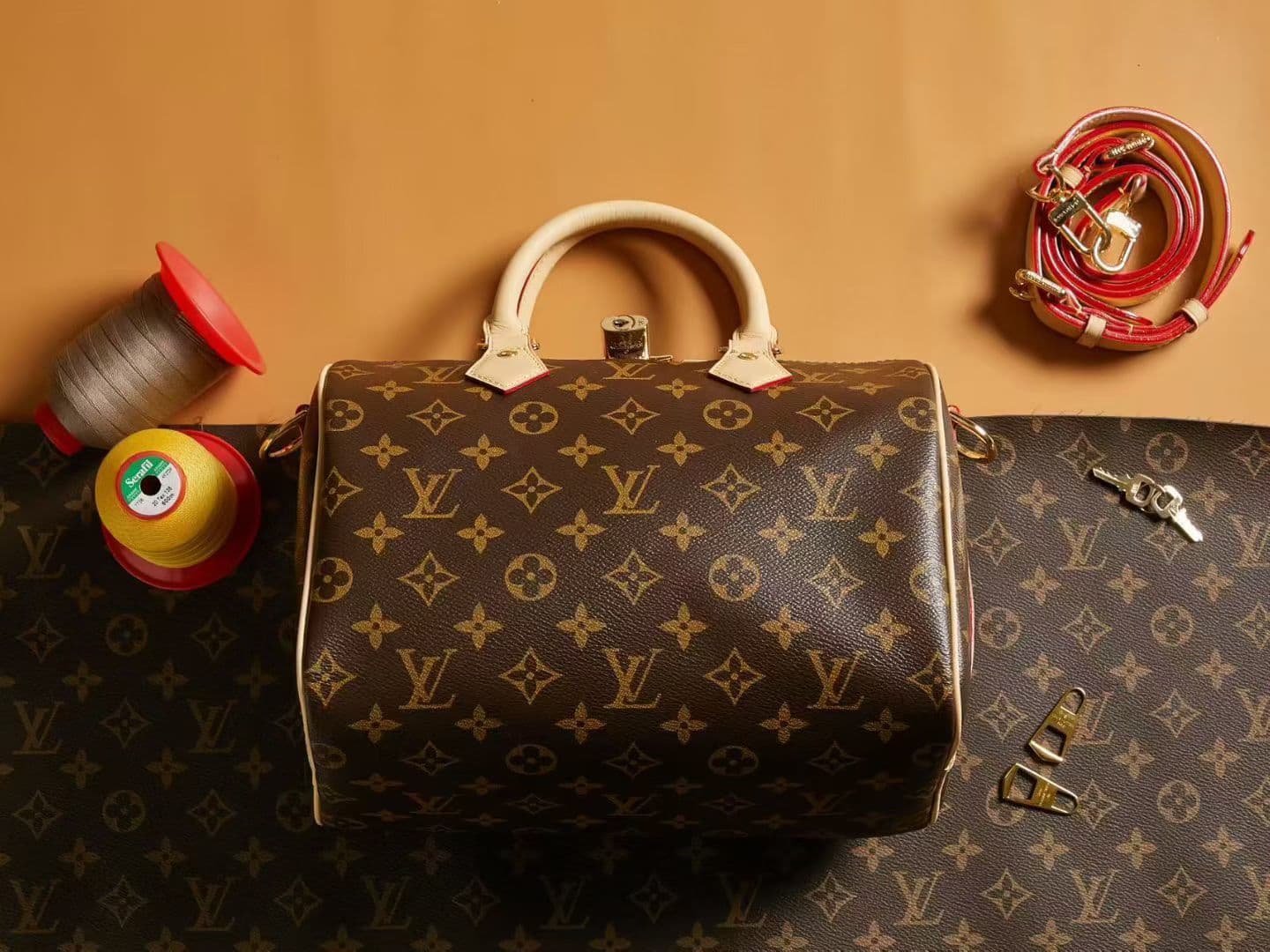 Louis Vuitton Shoulder Bag M41113