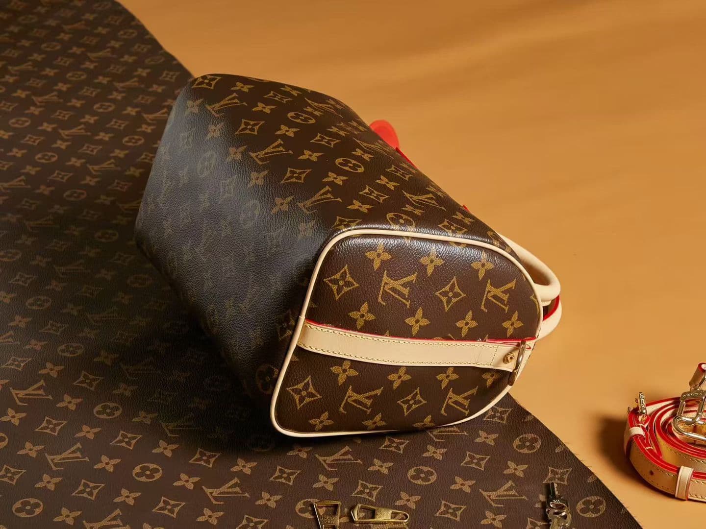 Louis Vuitton Shoulder Bag M41113