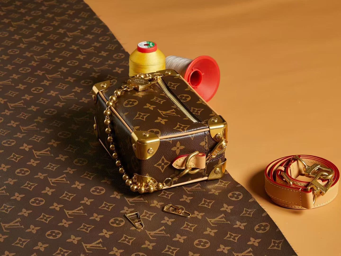 Louis Vuitton Cream Mini Product M14729