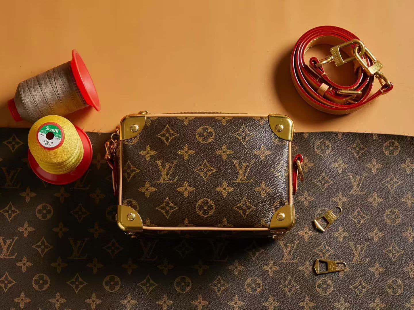 Louis Vuitton Cream Mini Product M14729