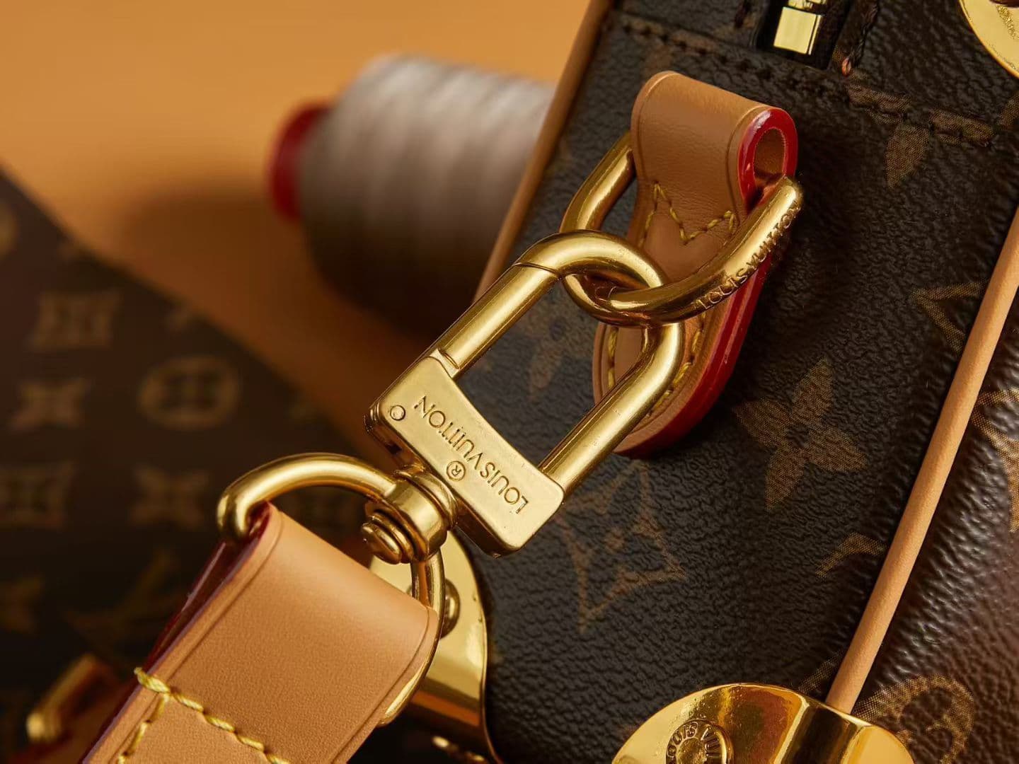 Louis Vuitton Cream Mini Product M14729