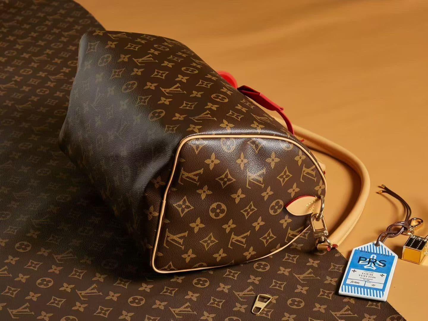 Louis Vuitton Cream Bag M41112