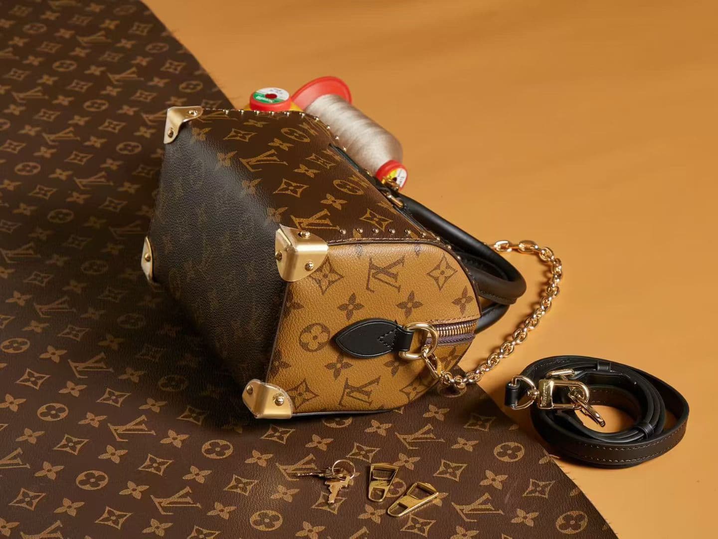 Louis Vuitton Crossbody Bag M13146