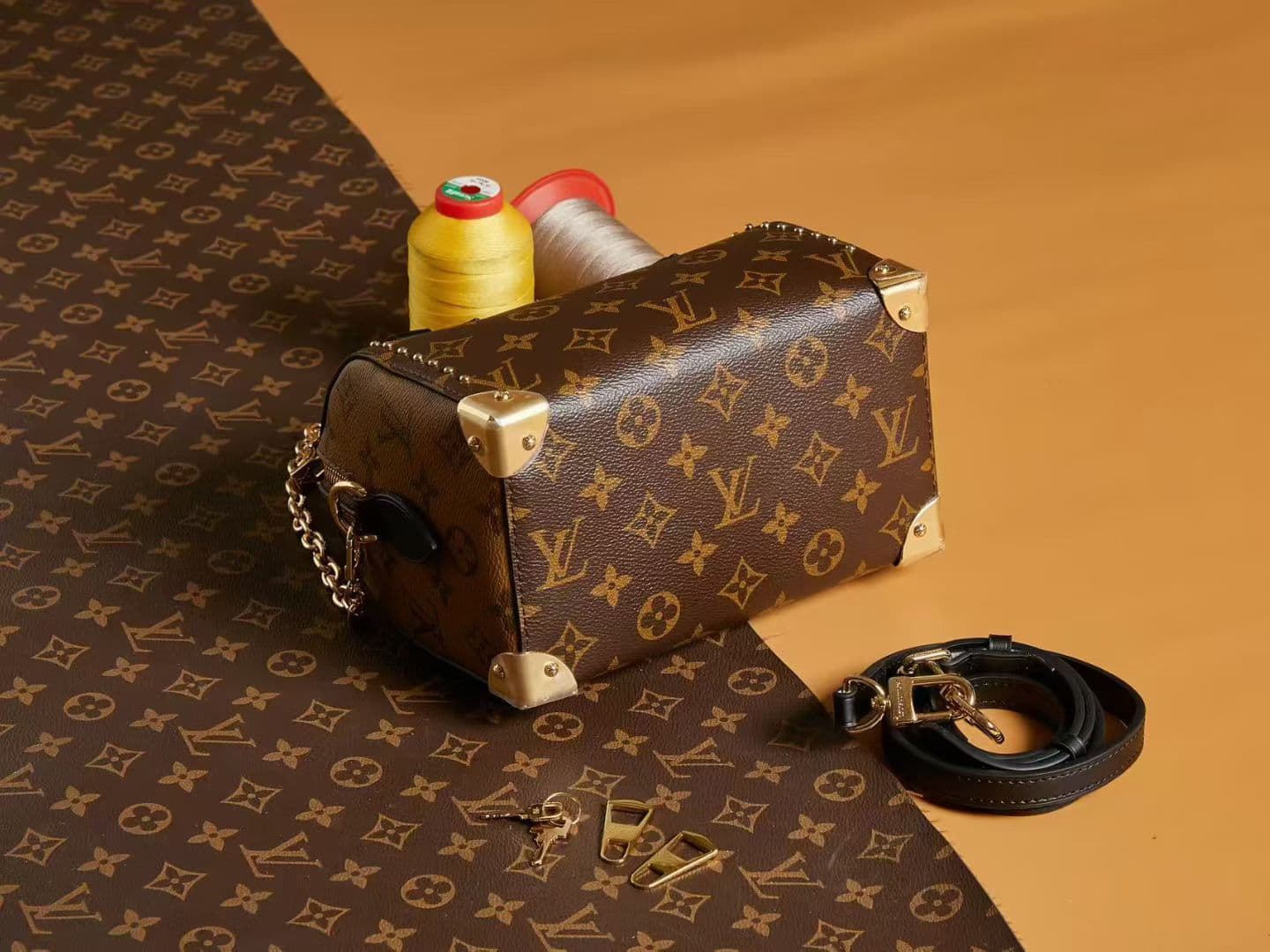 Louis Vuitton Crossbody Bag M13146