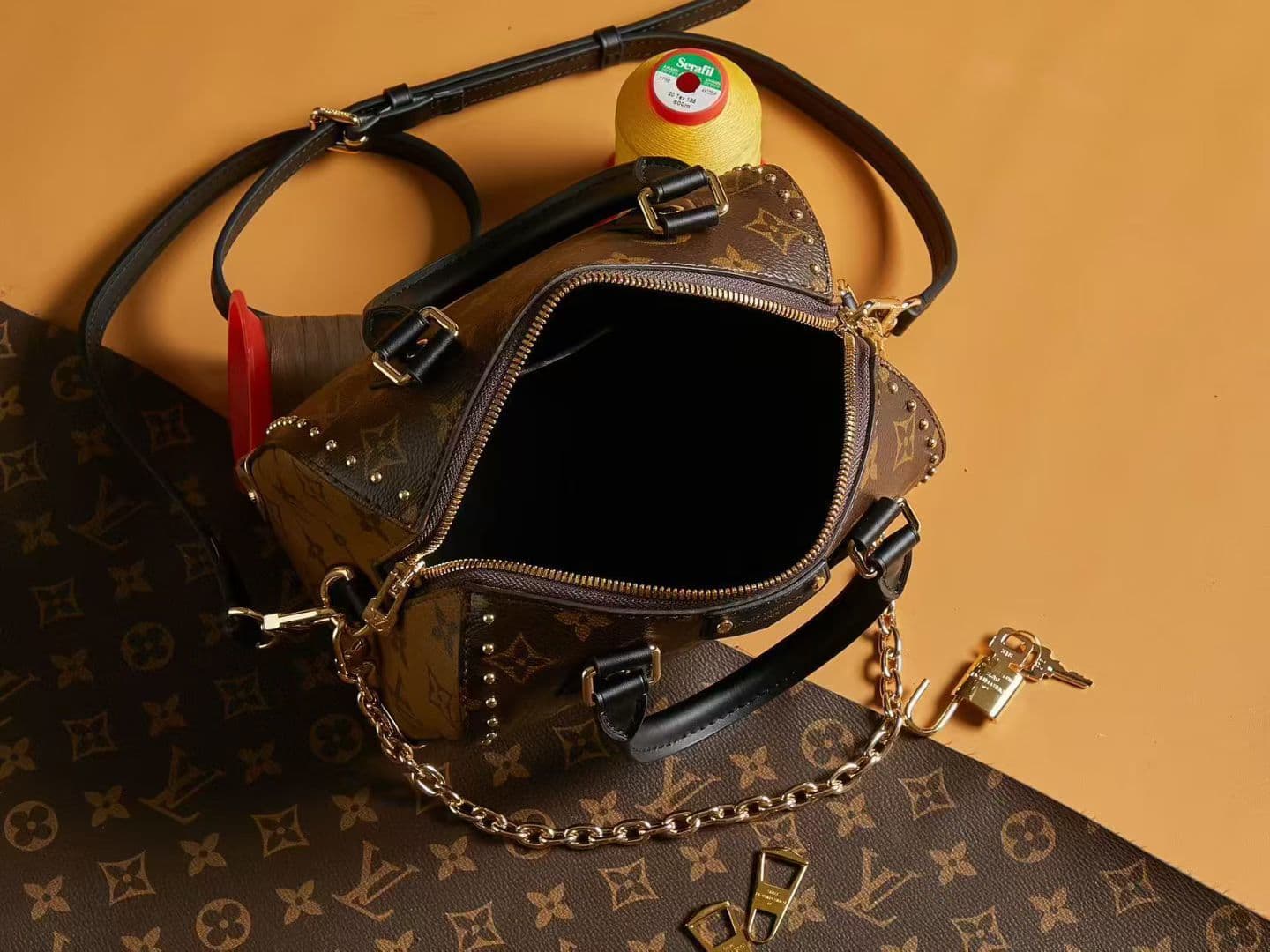 Louis Vuitton Crossbody Bag M13146