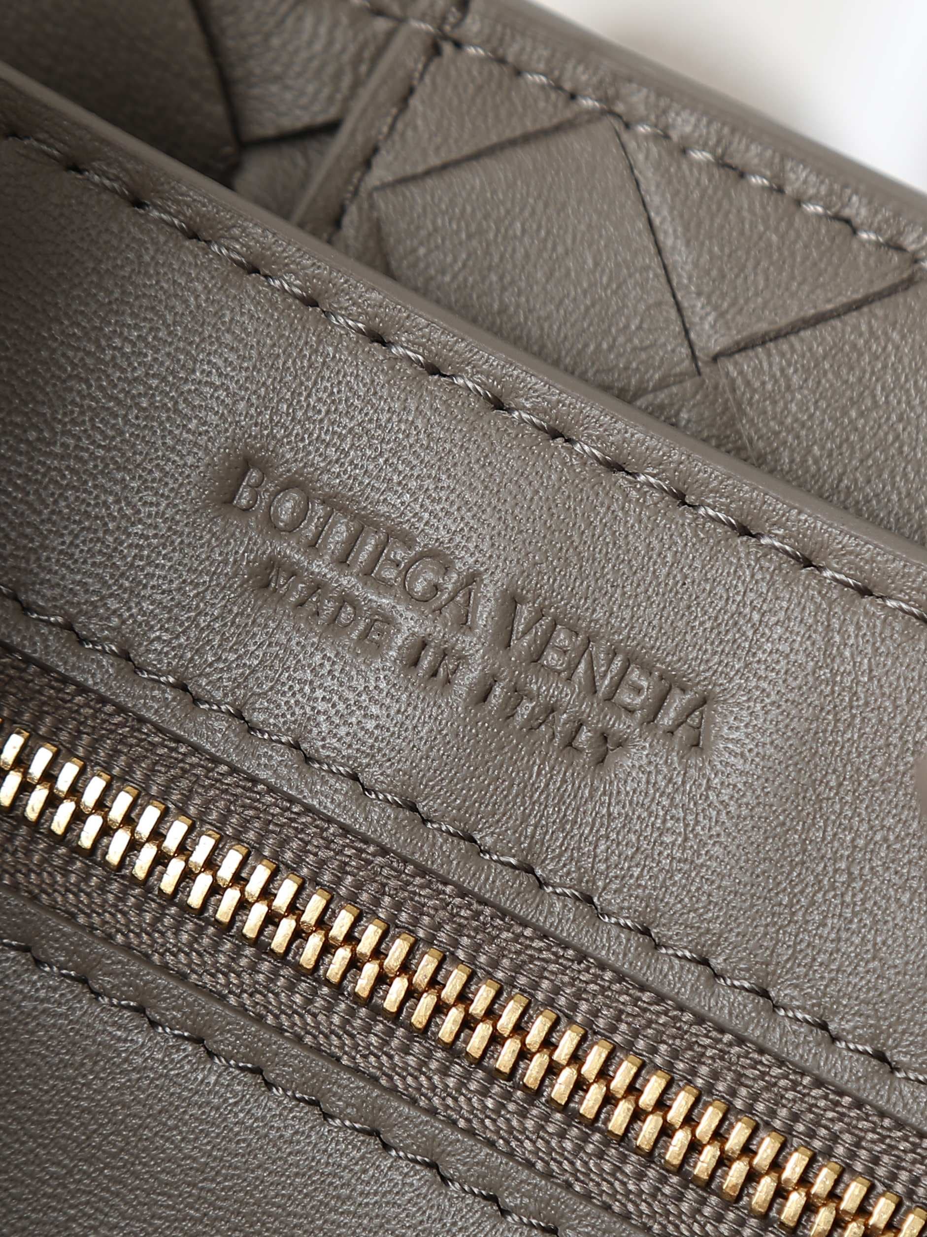 Bottega Veneta Purple Bag 80841