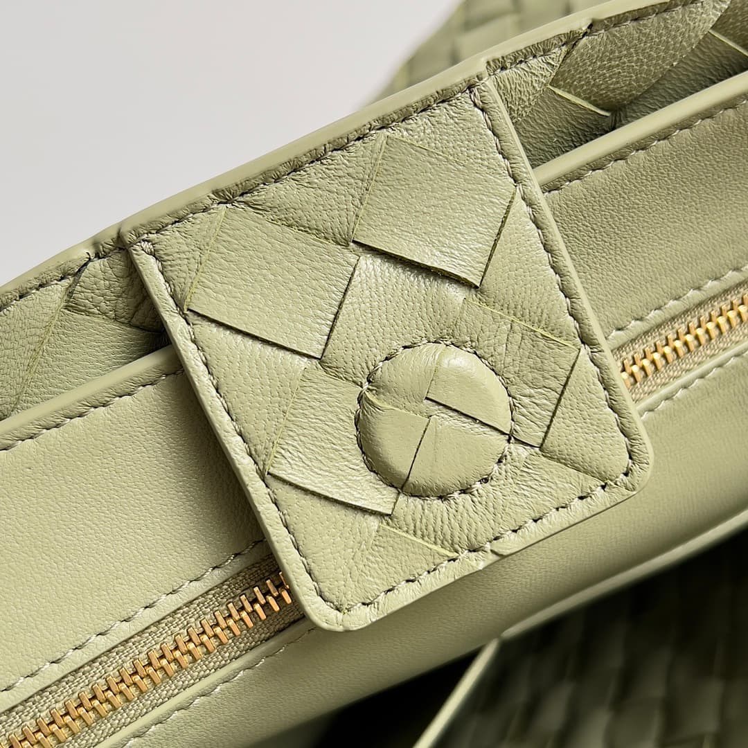 Bottega Veneta Gold Small Bag 786009