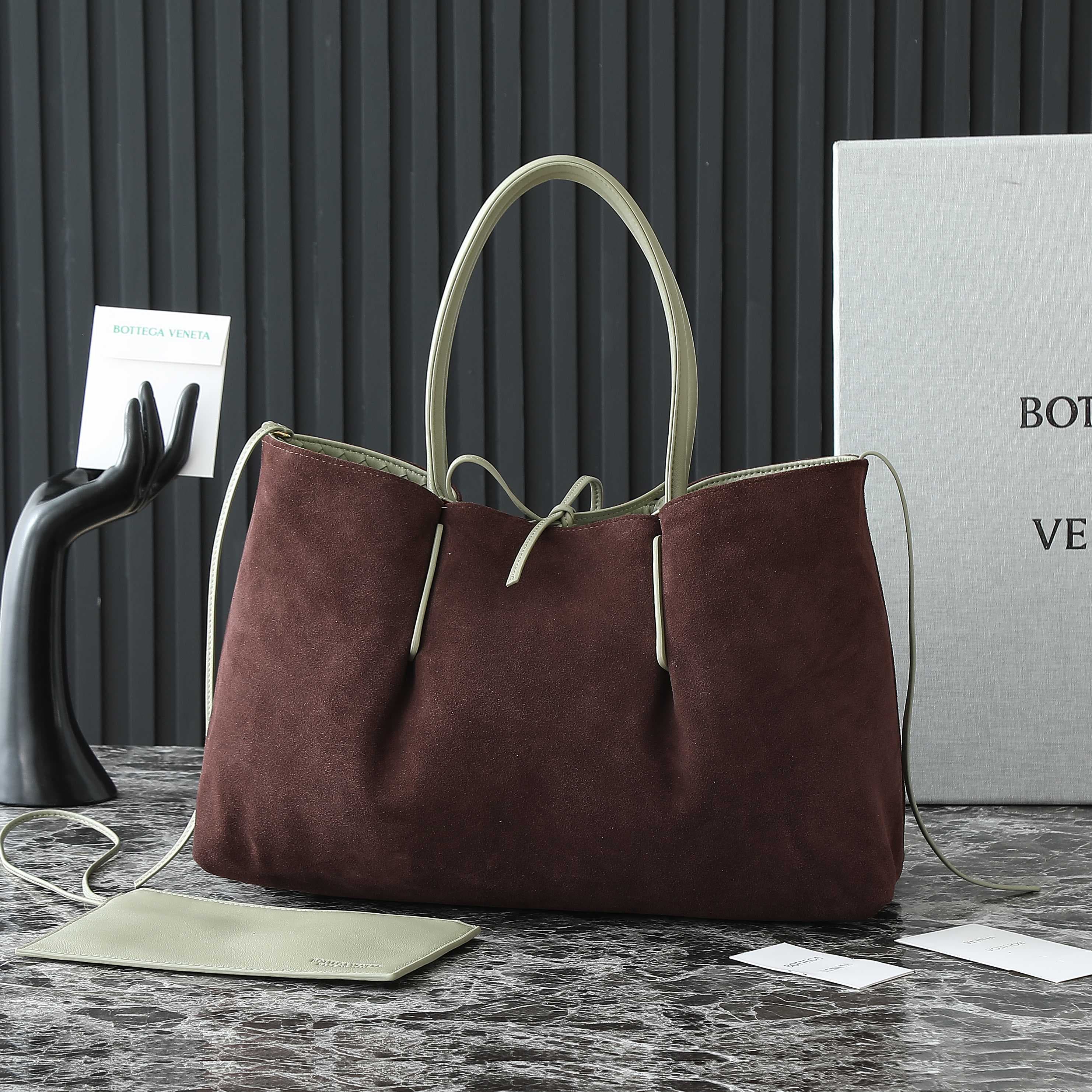 Bottega Veneta Tote Bag 817166