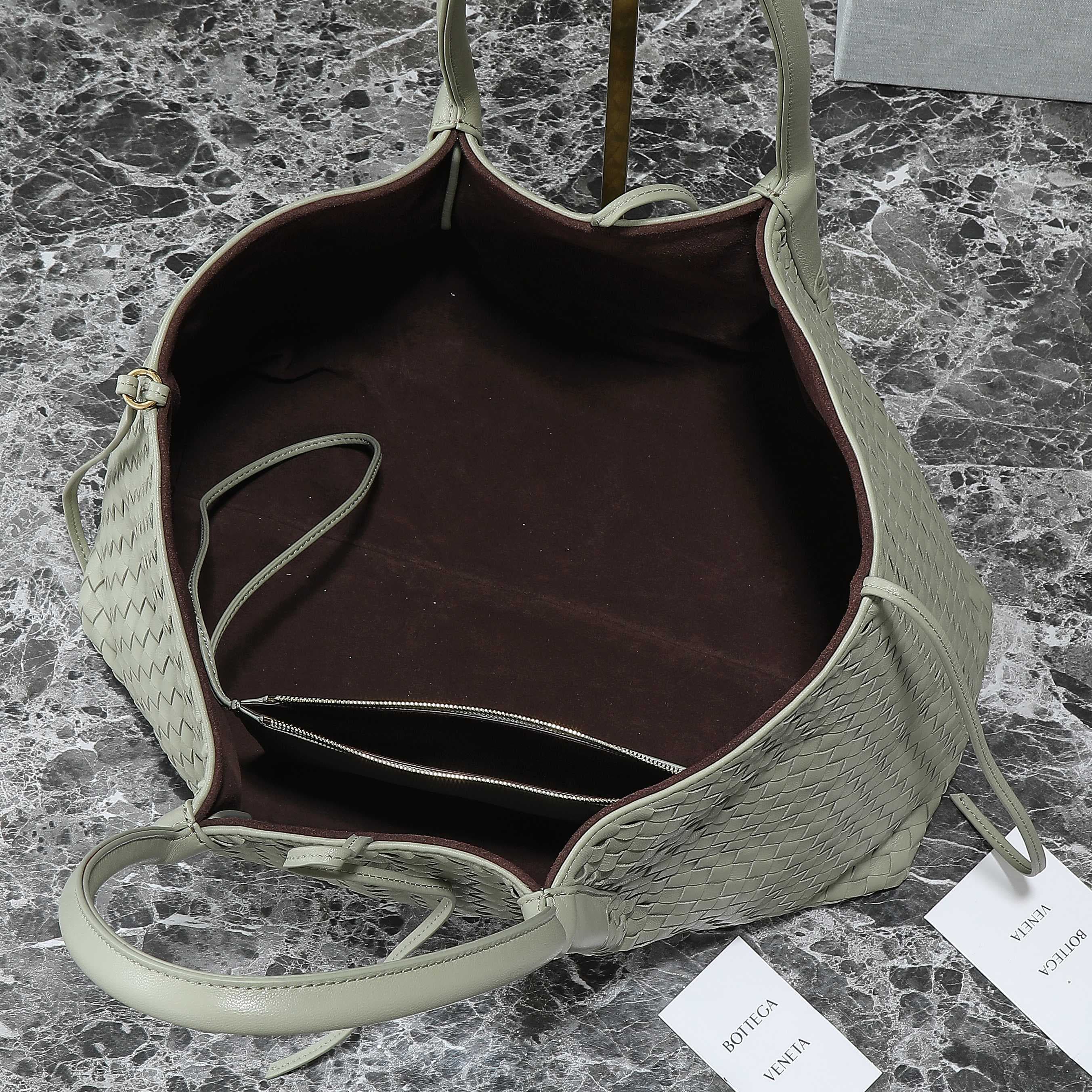 Bottega Veneta Tote Bag 817166