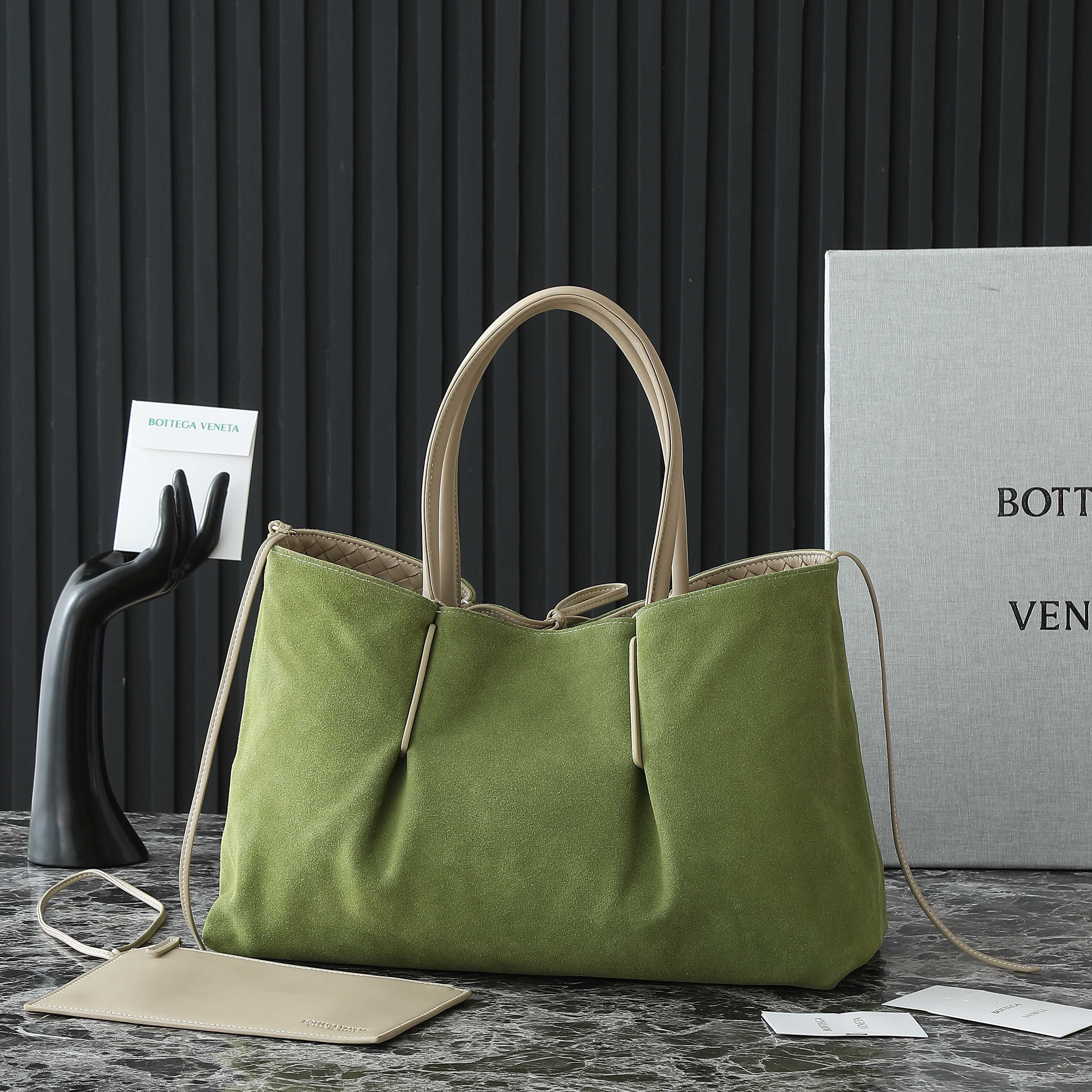 Bottega Veneta Tote Bag 817166