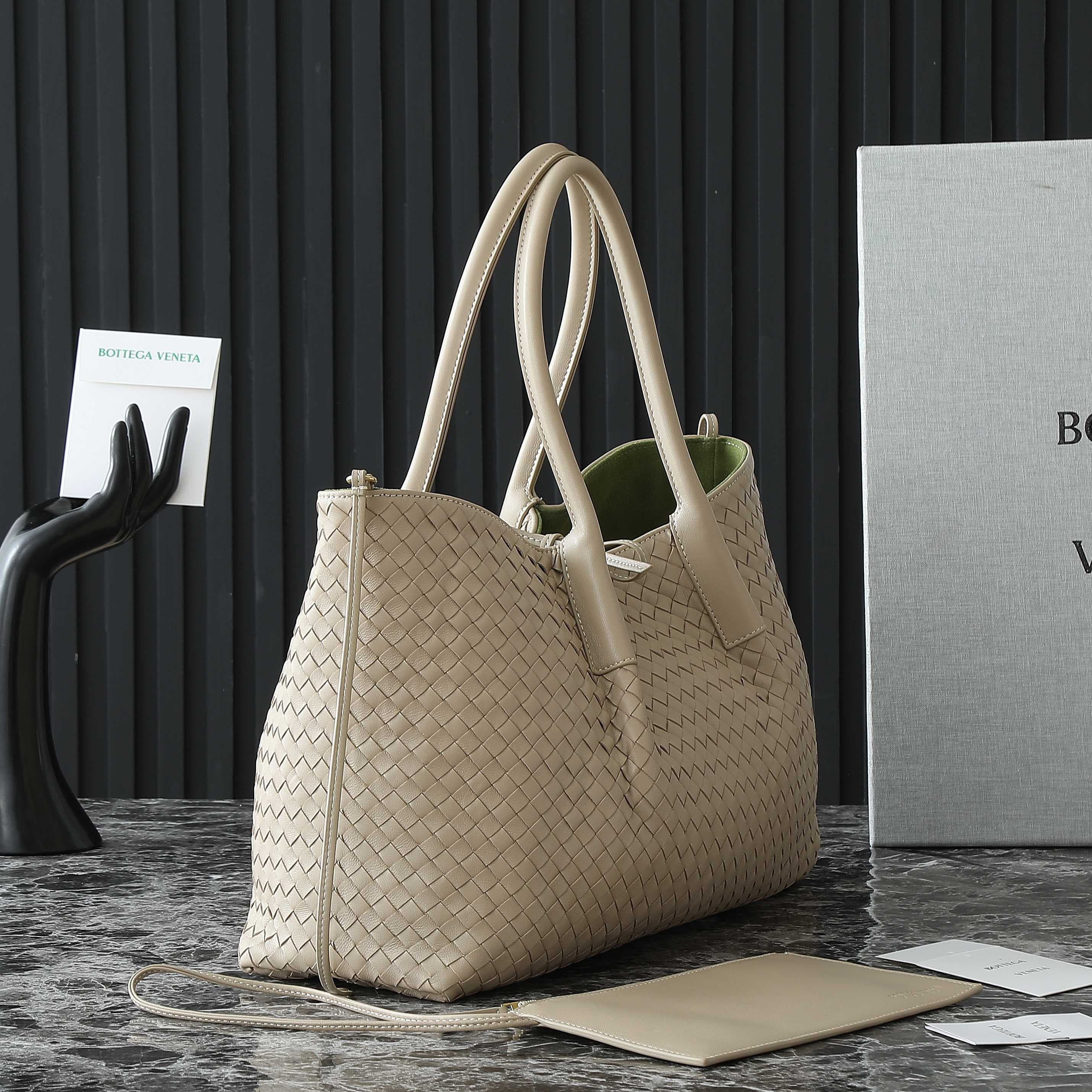 Bottega Veneta Tote Bag 817166