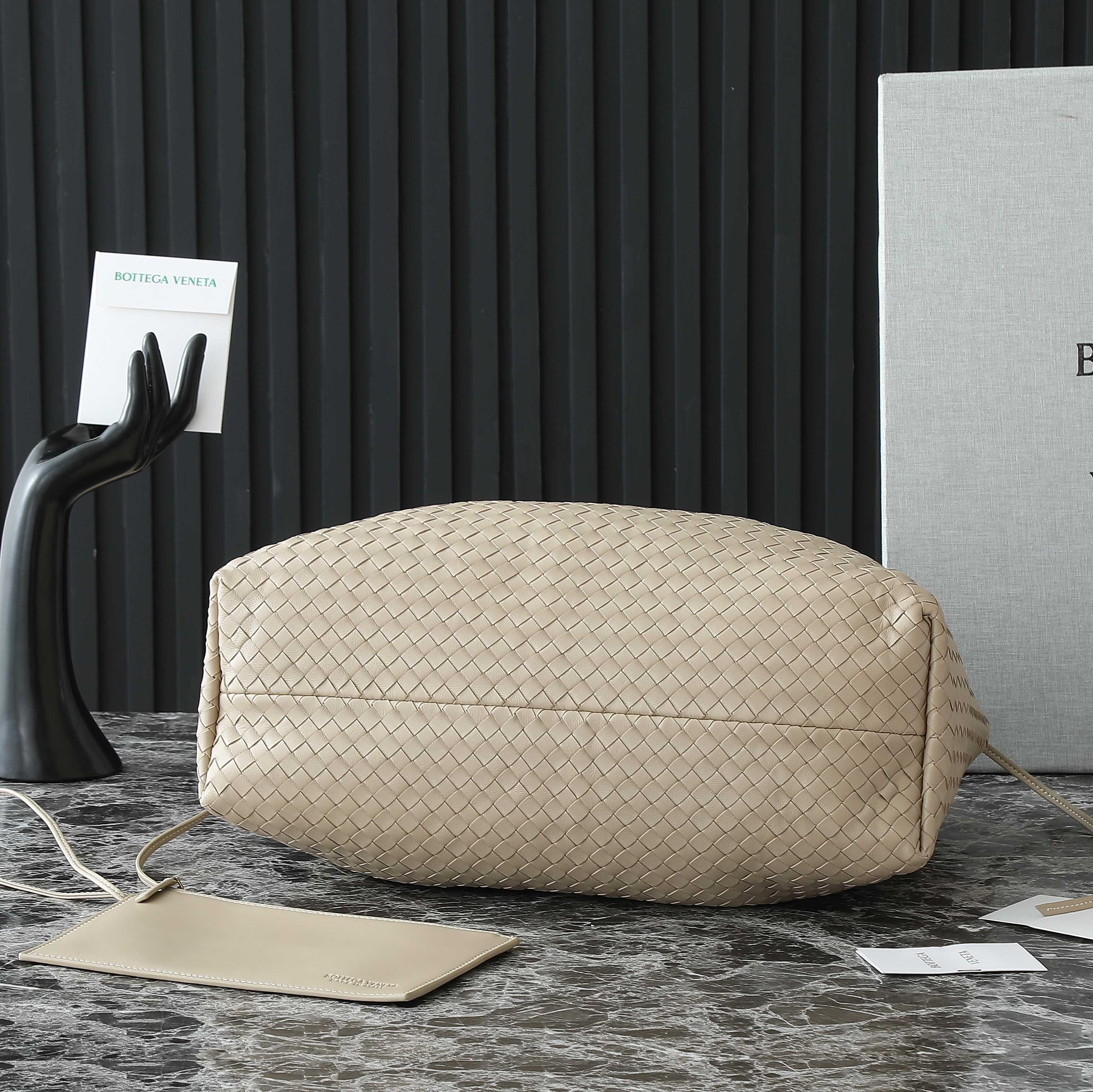 Bottega Veneta Tote Bag 817166