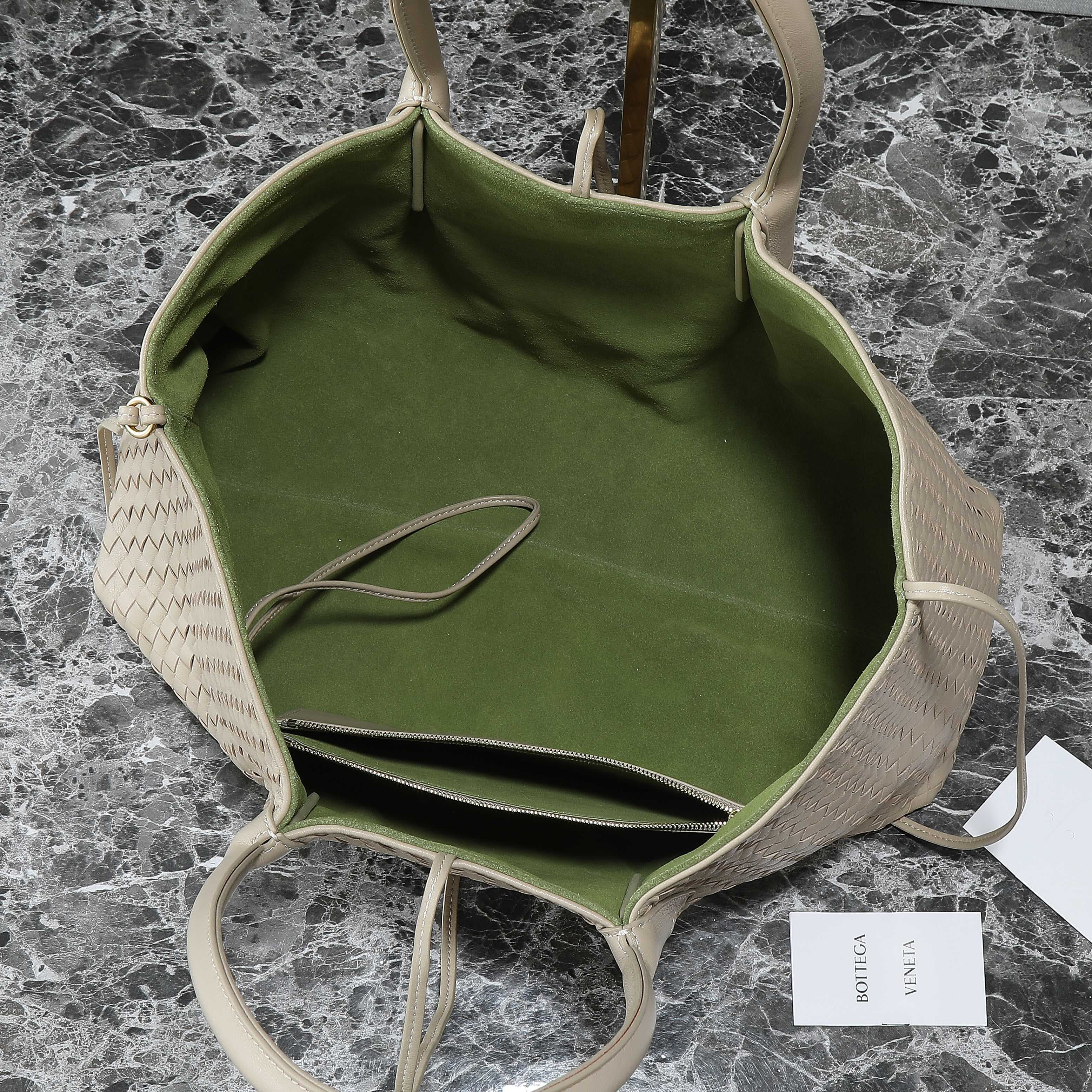 Bottega Veneta Tote Bag 817166