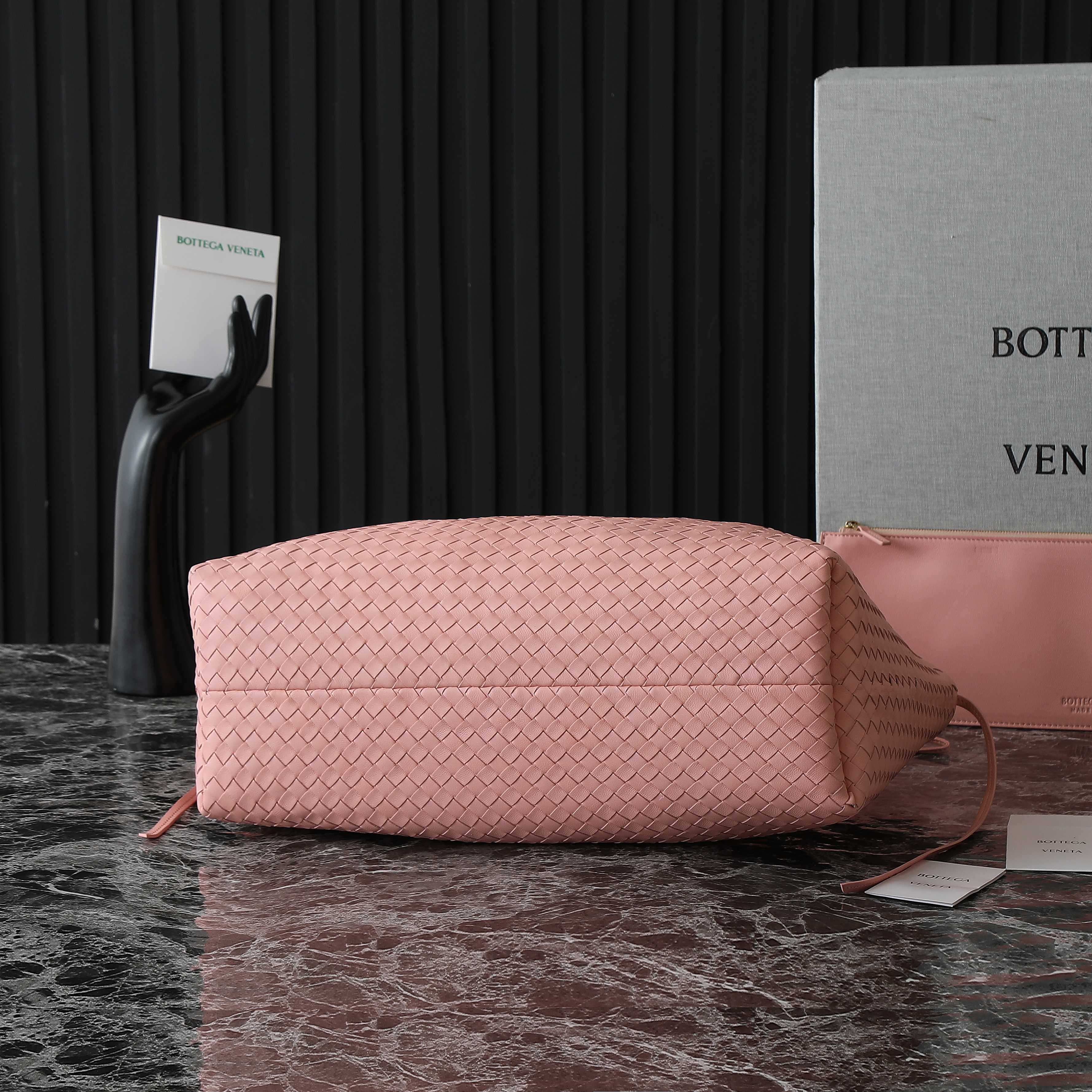 Bottega Veneta Tote Bag 817166