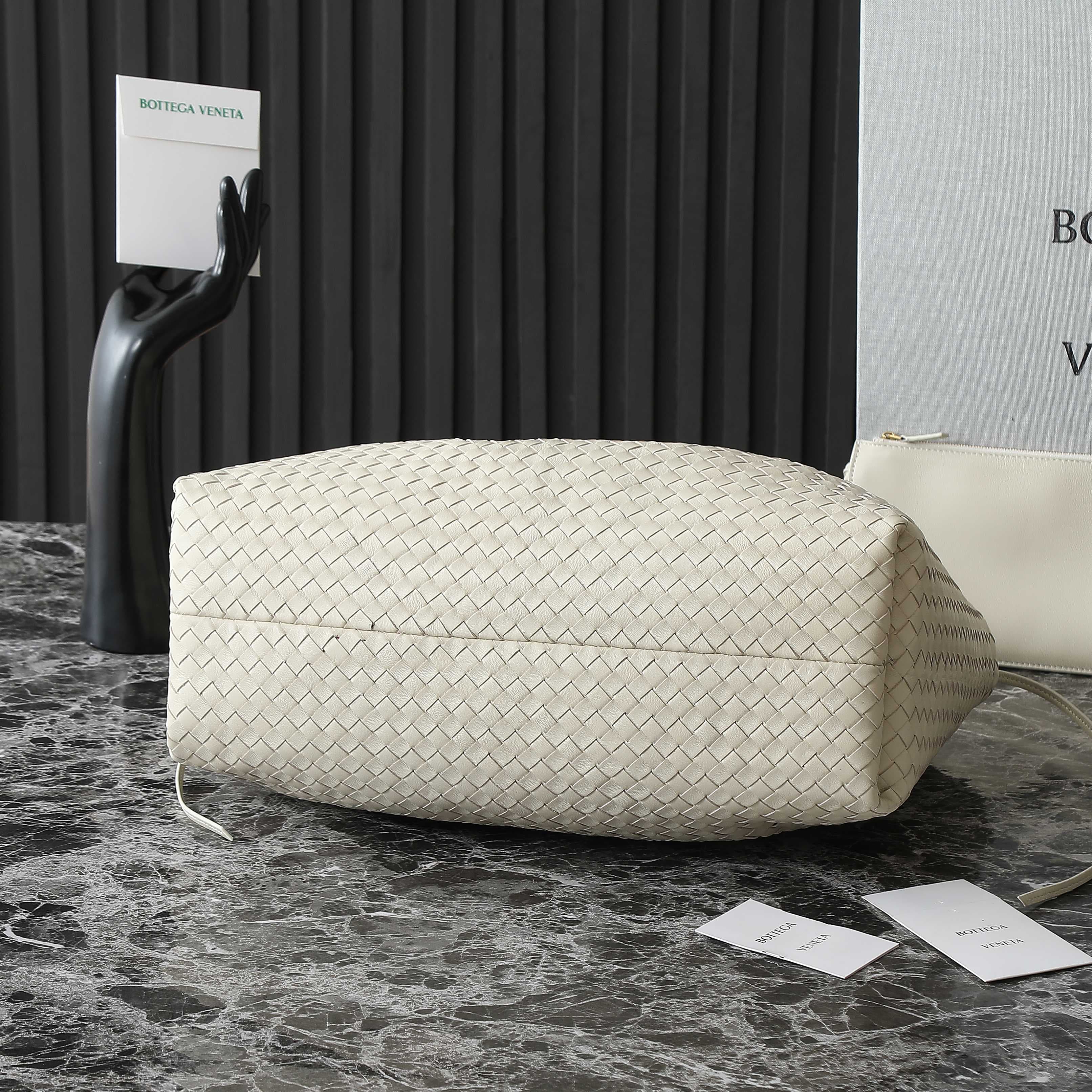 Bottega Veneta Tote Bag 817166