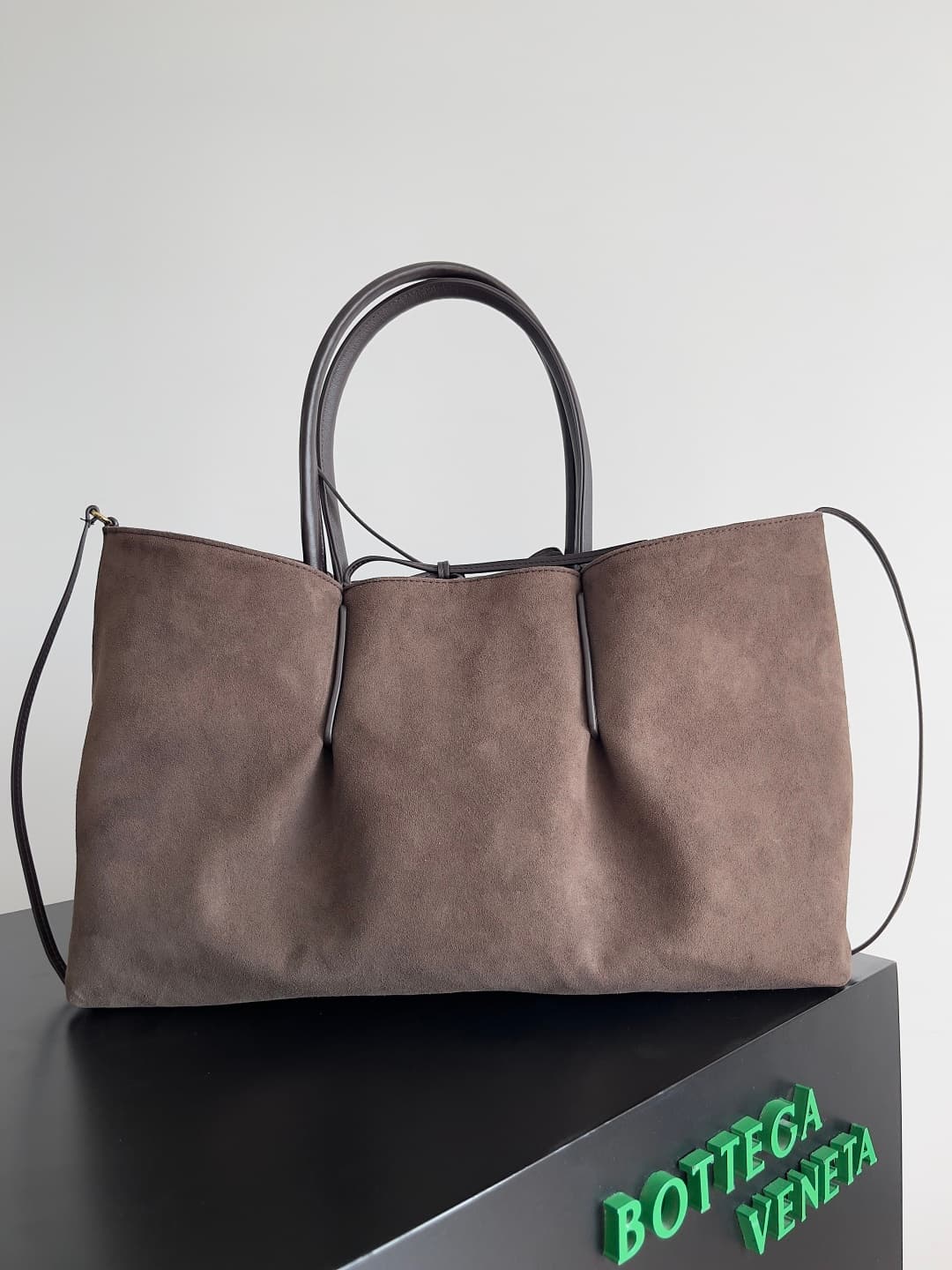 Bottega Veneta Shoulder Bag 817166