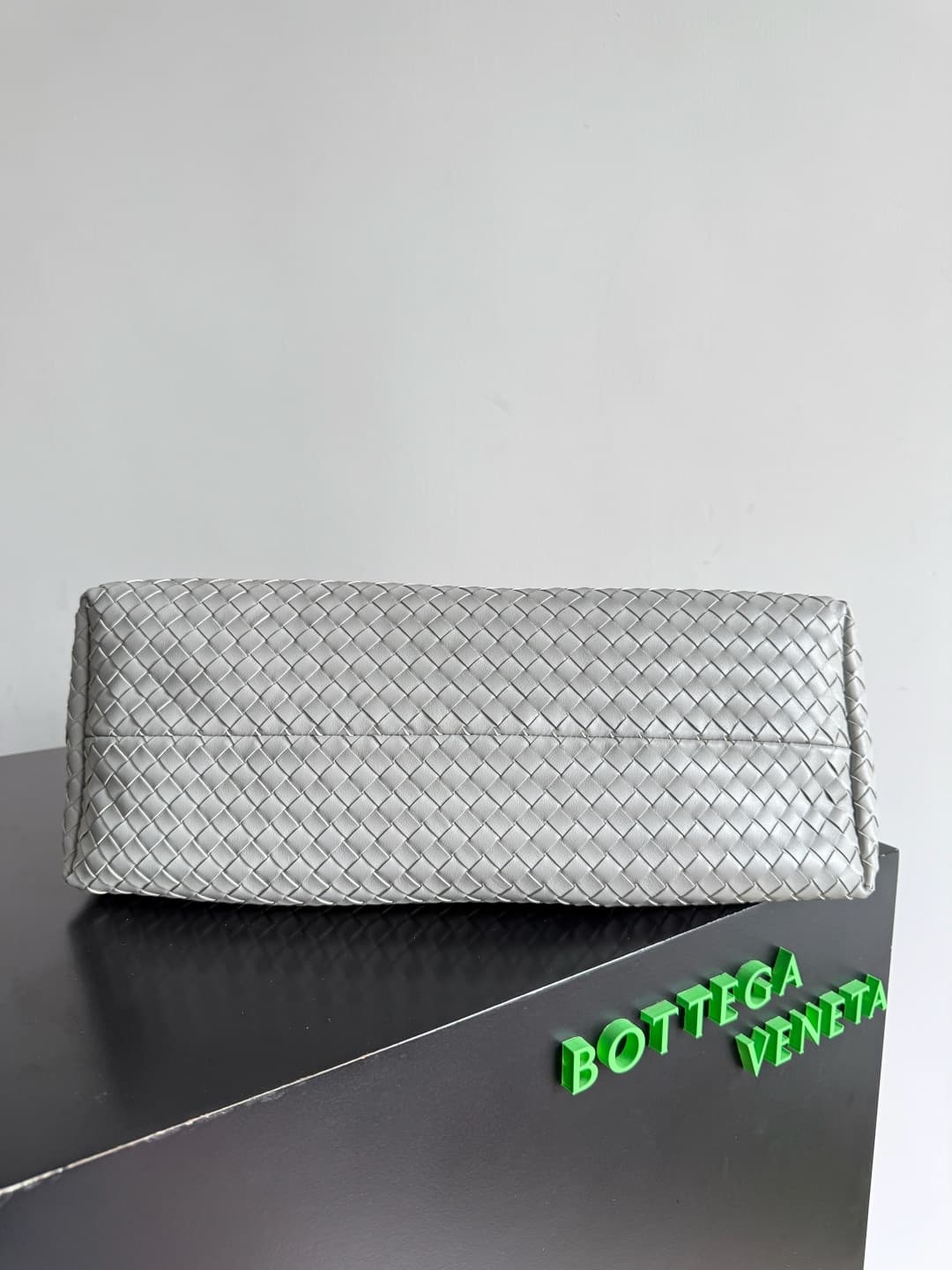 Bottega Veneta Shoulder Bag 817166