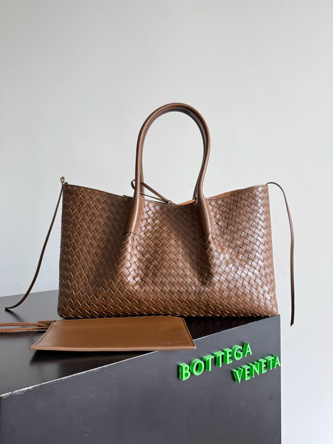 Bottega Veneta Shoulder Bag 817166