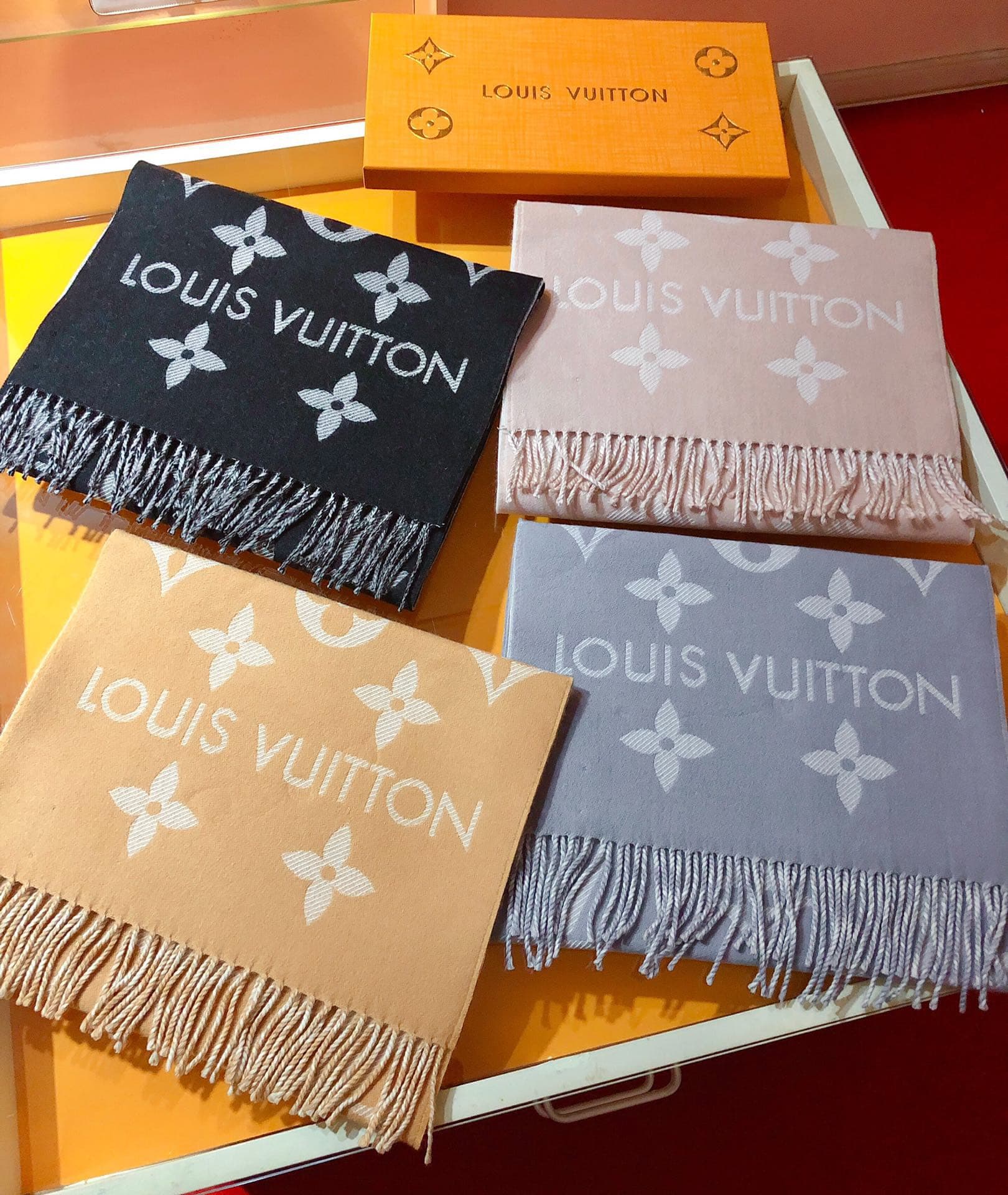 Louis Vuitton Product
