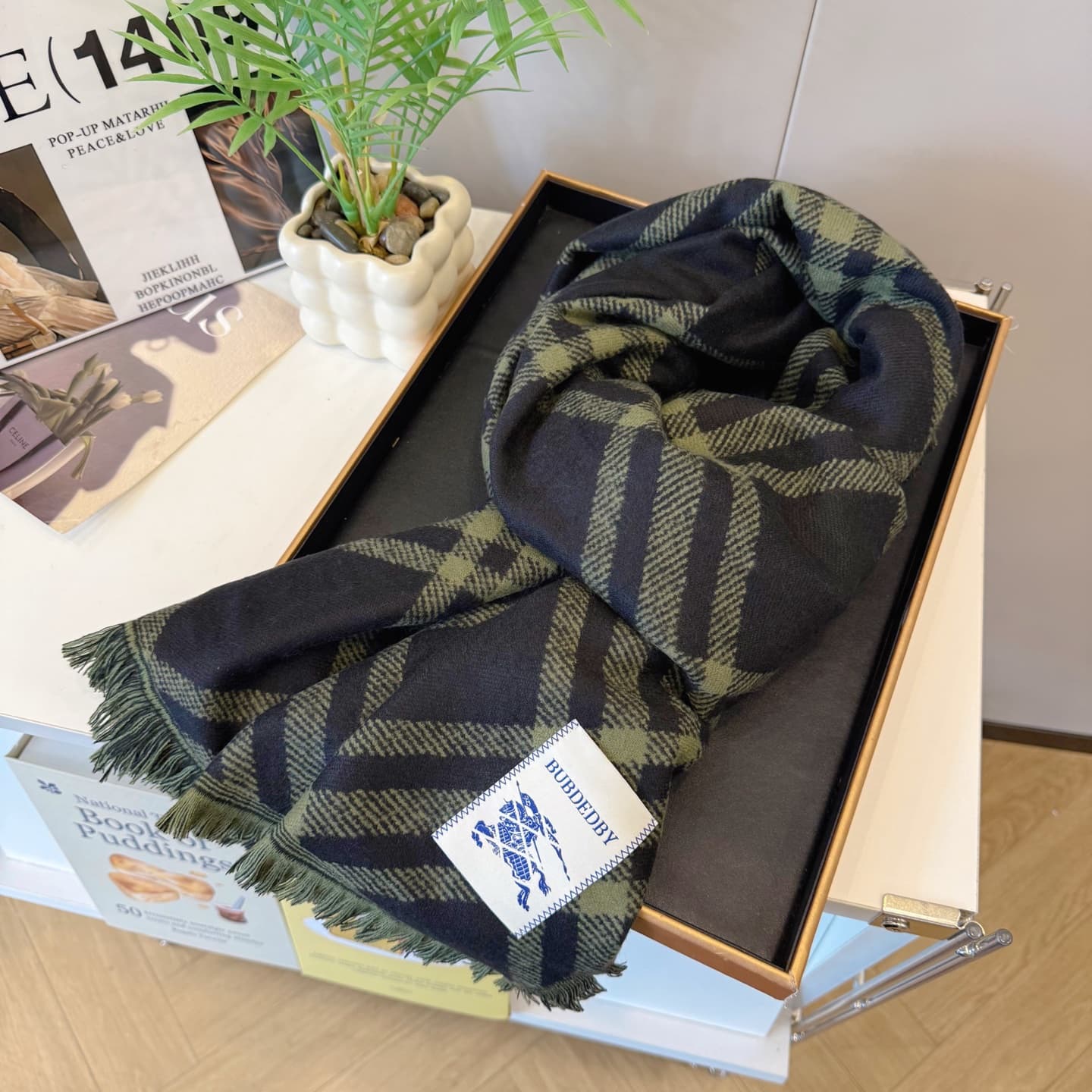 围巾 Apparel