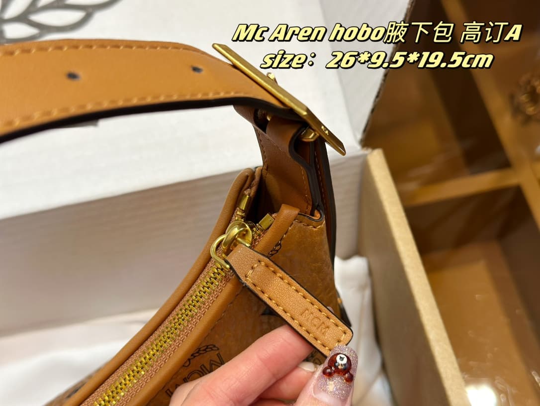 MCM原版 Crossbody Bag