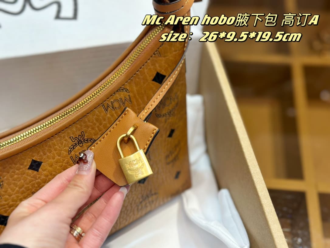 MCM原版 Crossbody Bag