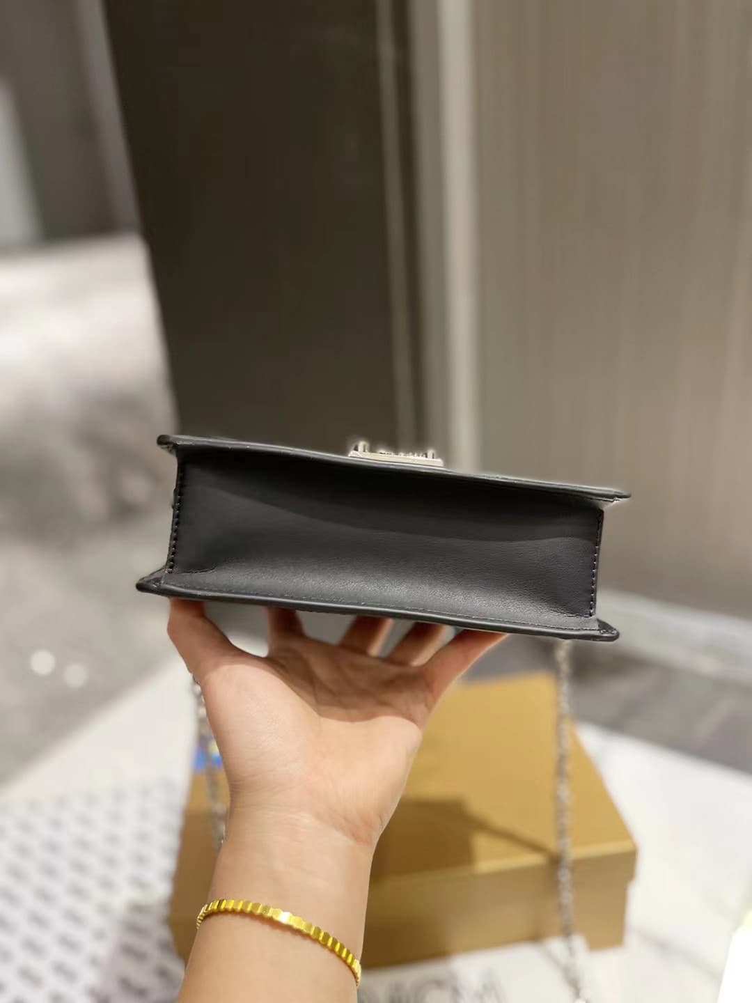 MCM原版 Gold Crossbody Bag