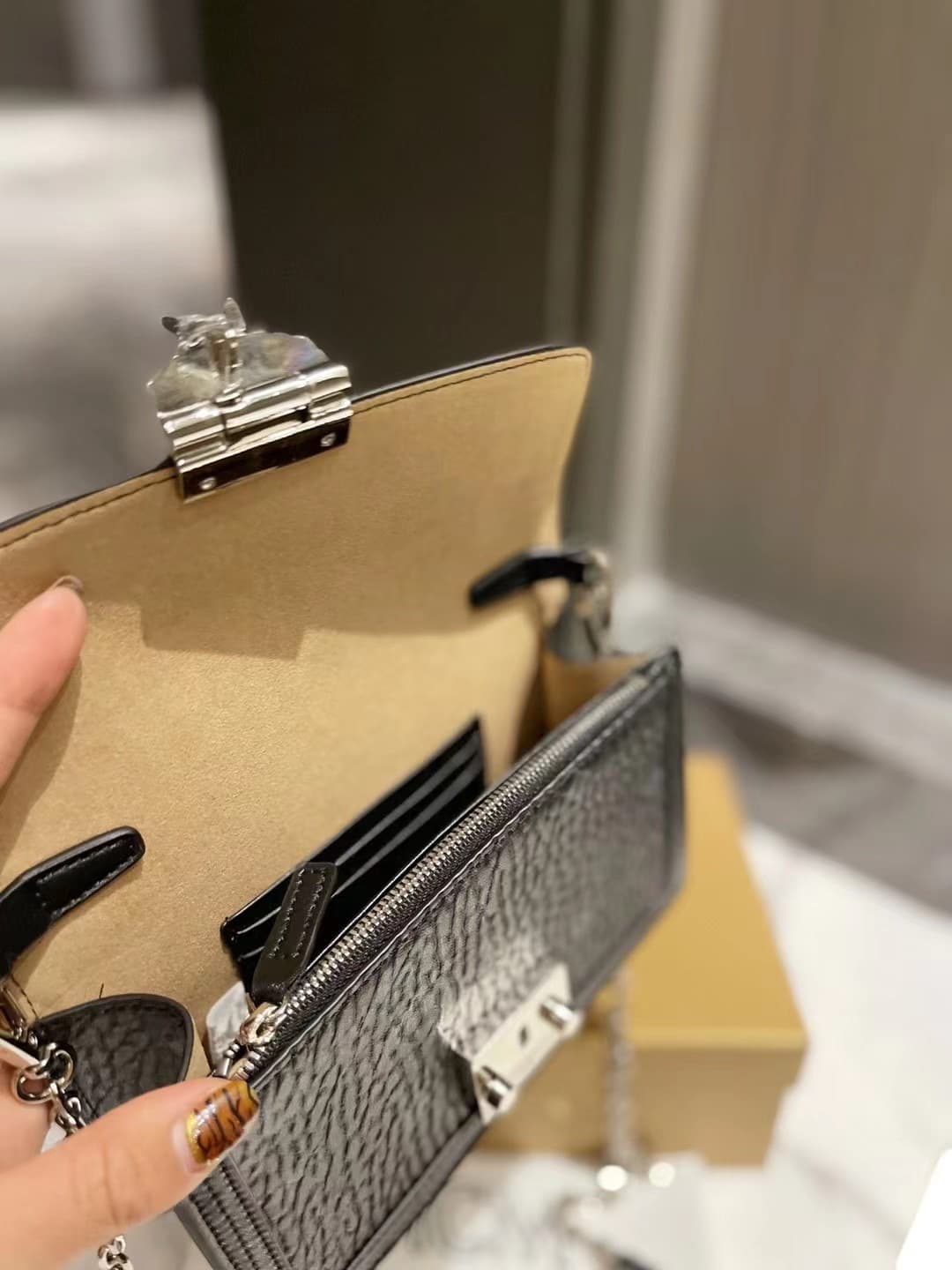 MCM原版 Gold Crossbody Bag